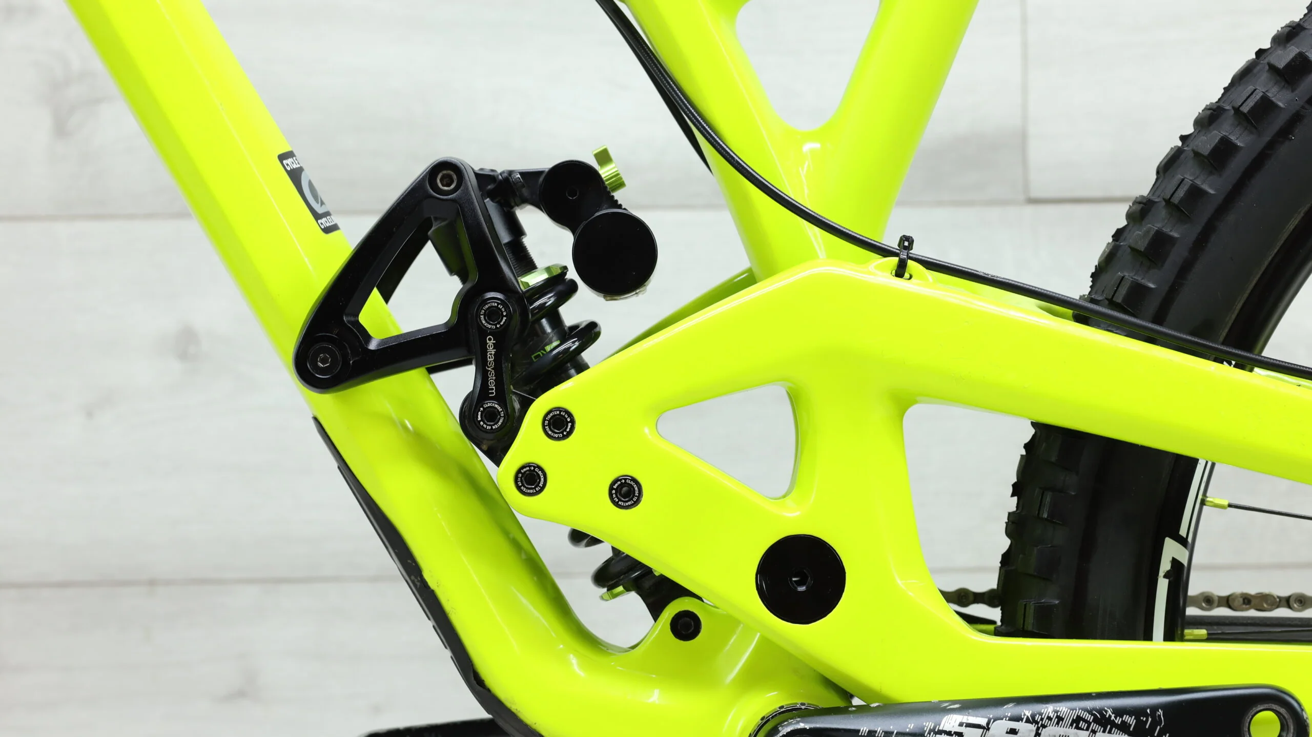 2018 Evil Insurgent  Mountain Bike - Medium - Image 8