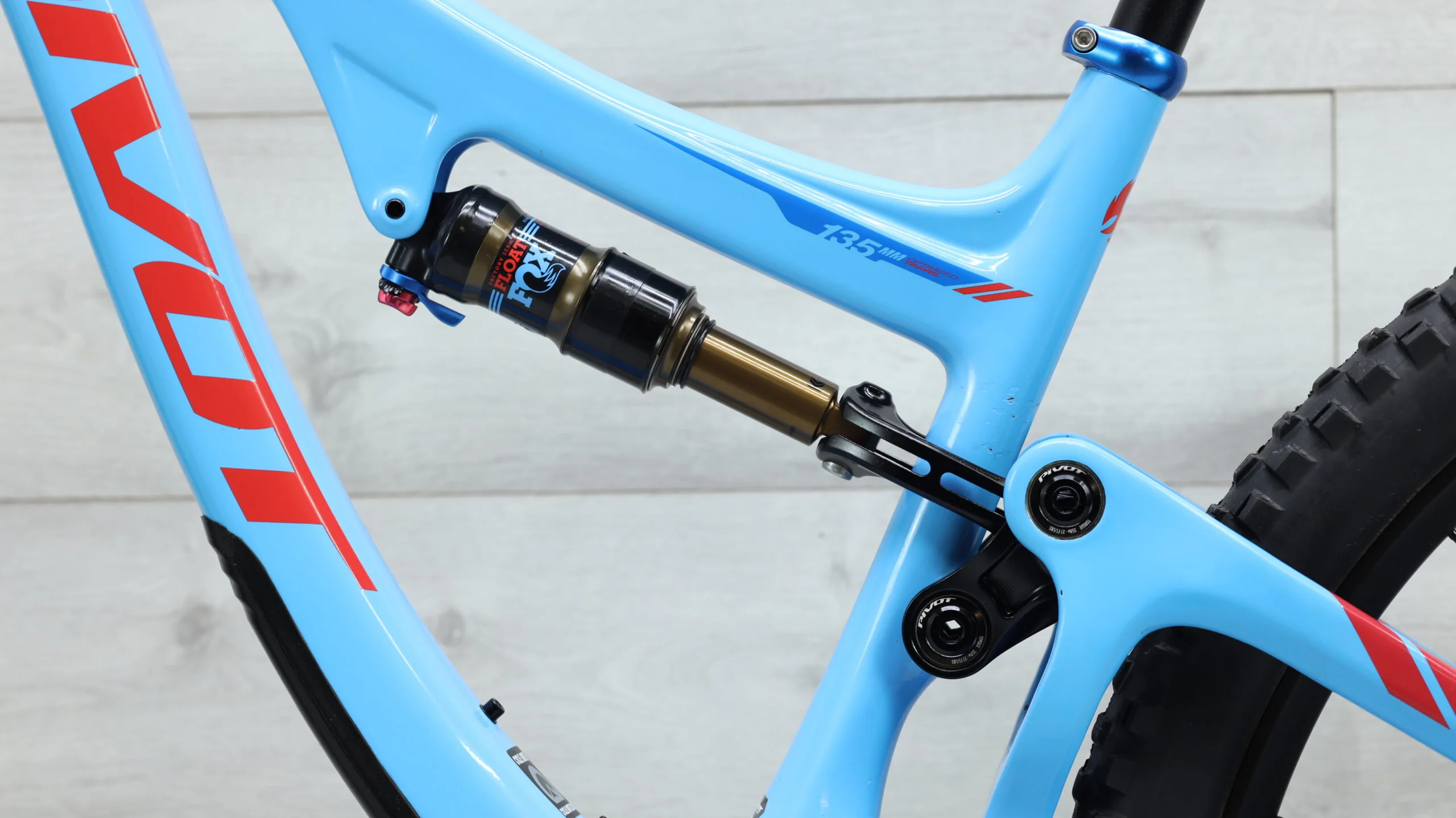 2018 Pivot Switchblade Mountain Bike - Medium - Image 8