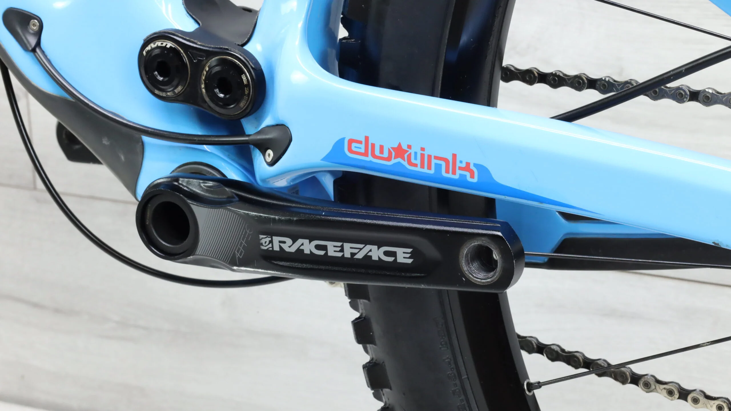 2018 Pivot Switchblade Pro Mountain Bike - X-Small - Image 6