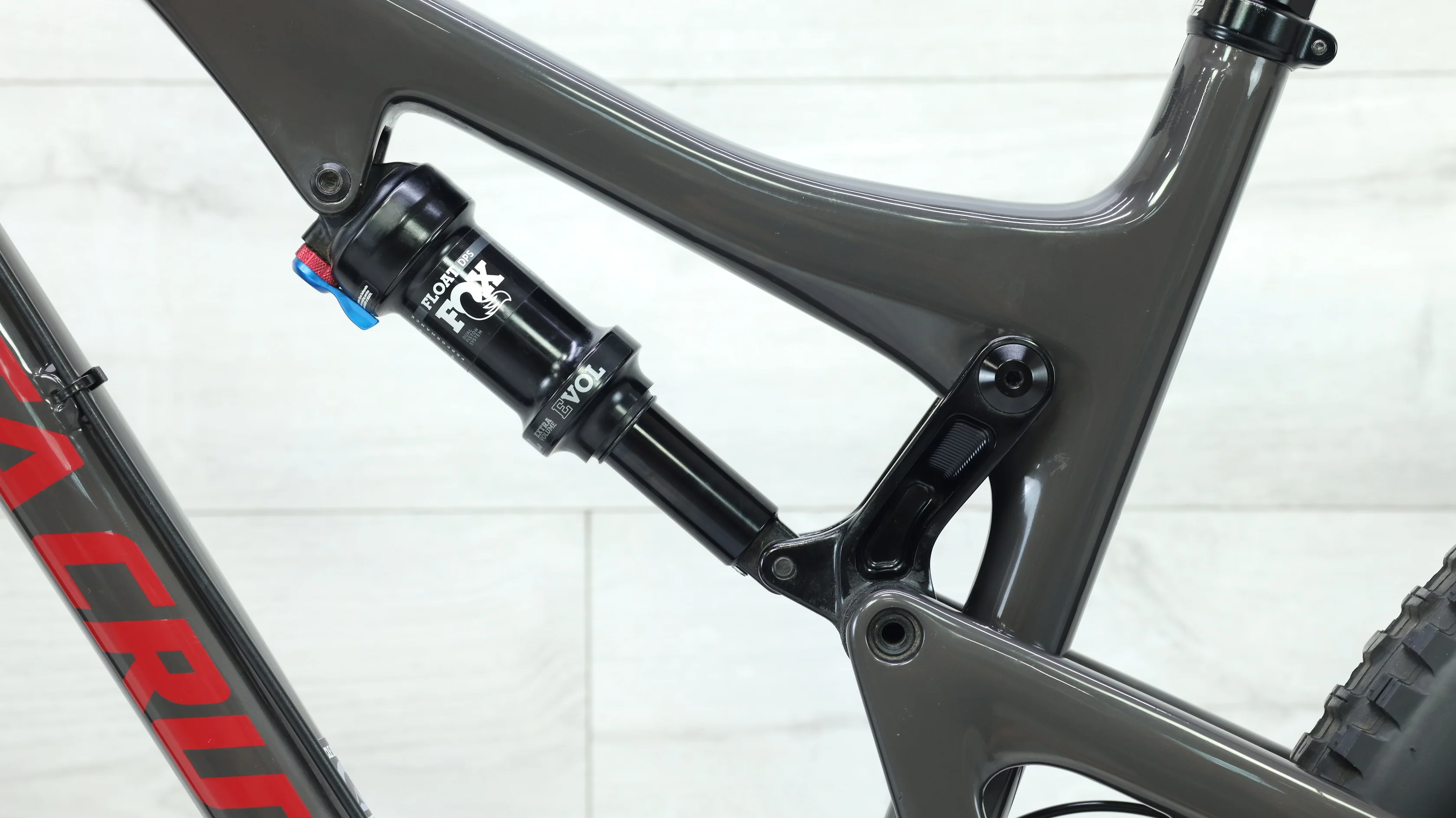 2018 Santa Cruz Bronson Carbon C S Mountain Bike - Large - Image 10