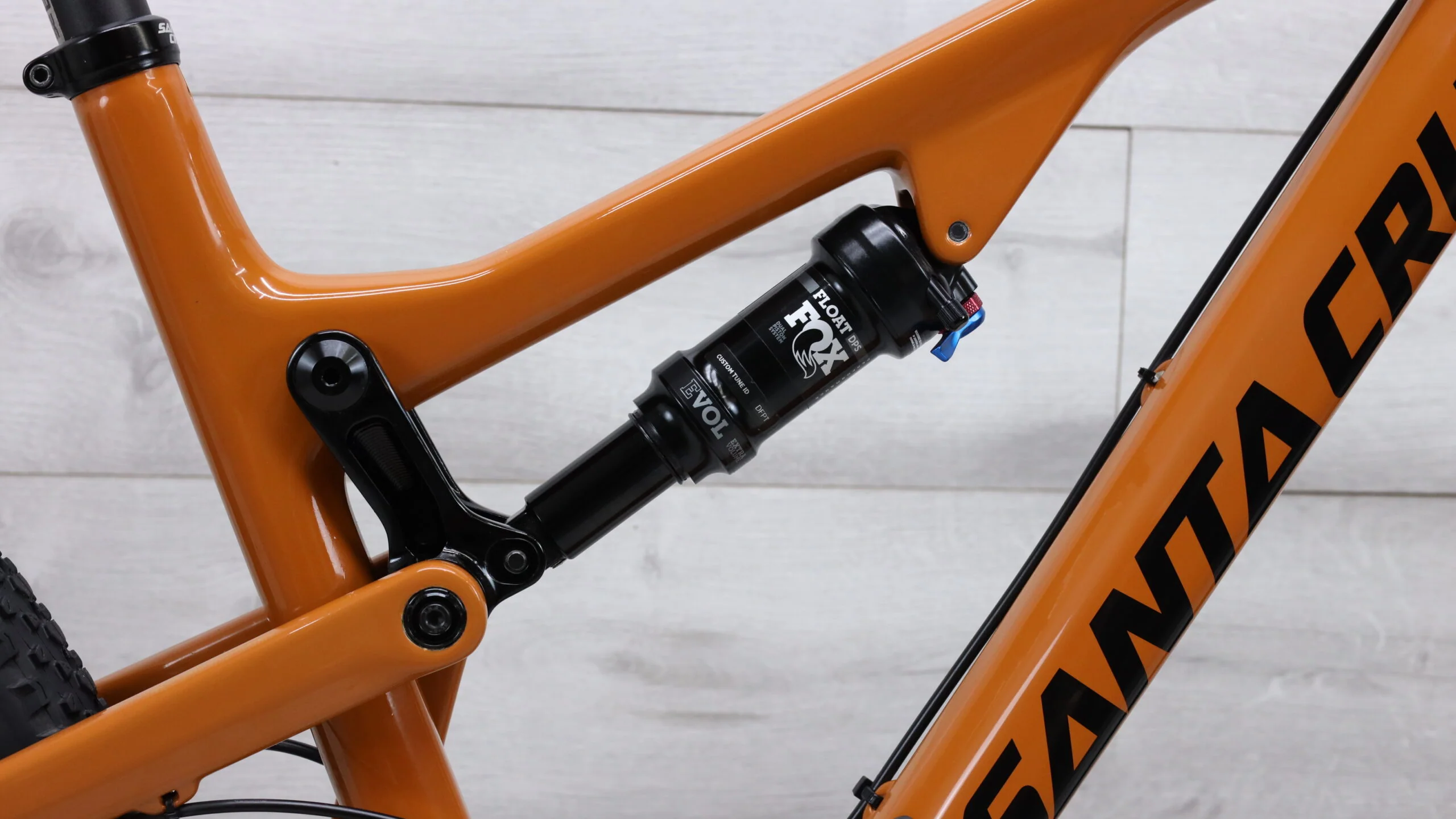 2018 Santa Cruz Tallboy 29 XE Carbon C Mountain Bike - Large - Image 9
