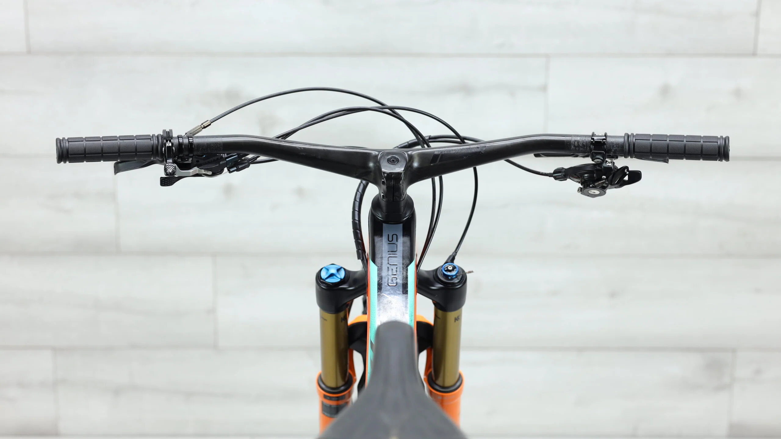 2018 Scott Genius 700 Tuned Mountain Bike - Large - Image 12