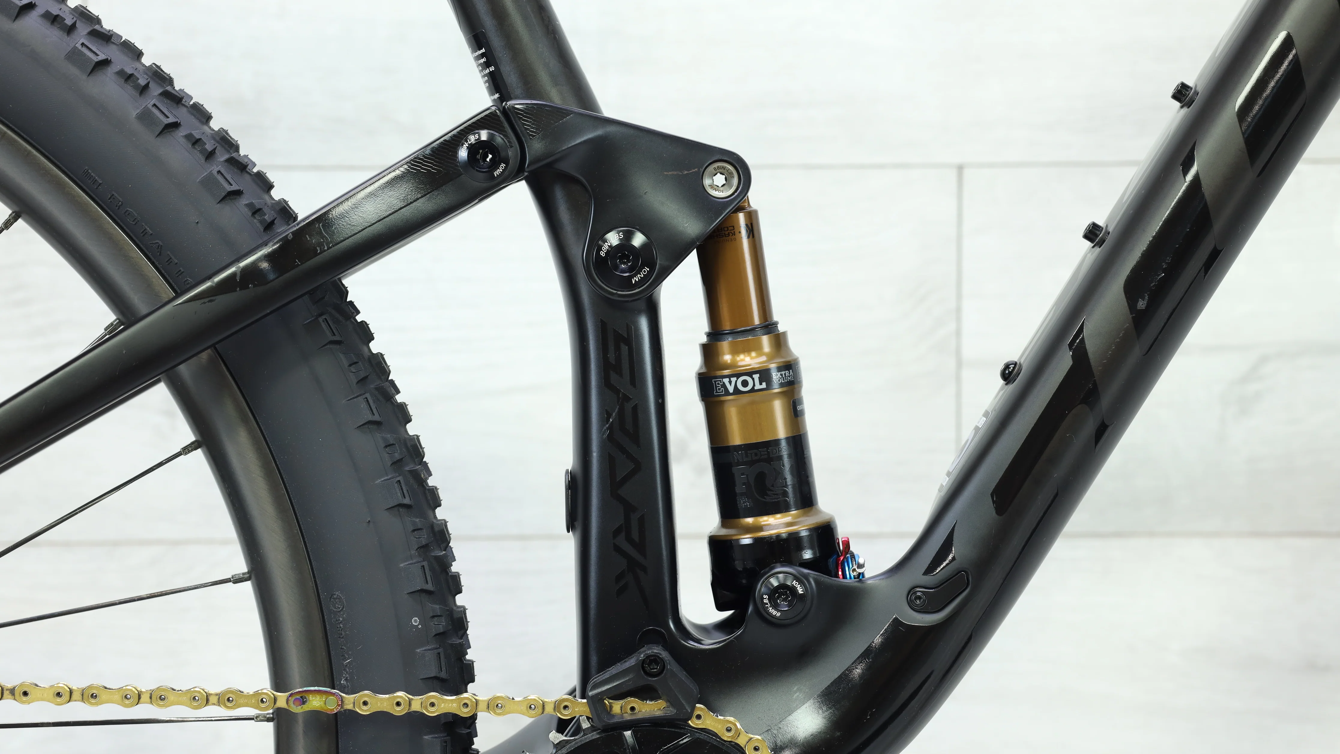 2018 Scott Spark Ultimate Mountain Bike - Medium - Image 9