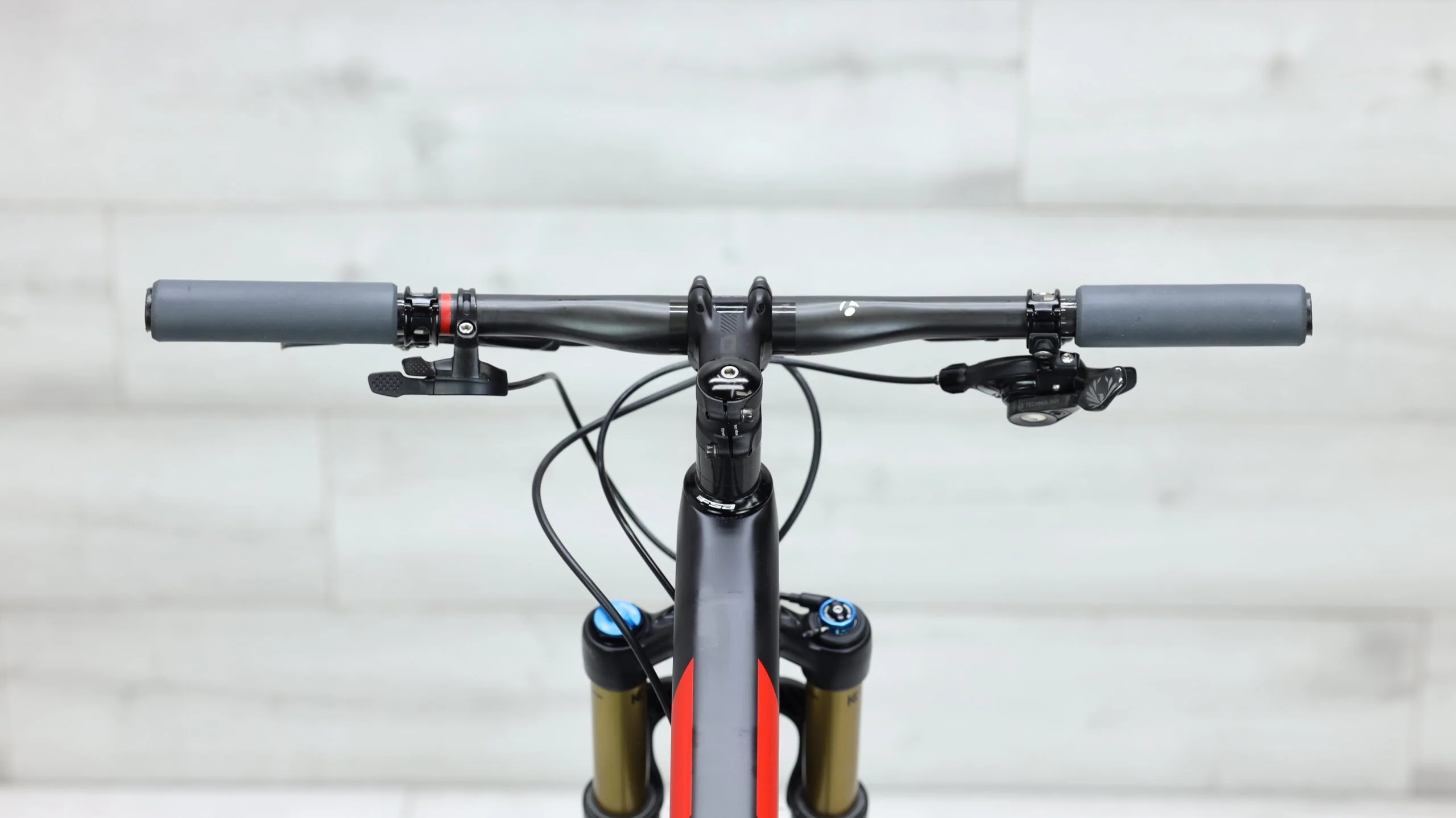 2018 Trek Procaliber 9.9 SL Race Shop Limited Mountain Bike - Small - Image 9
