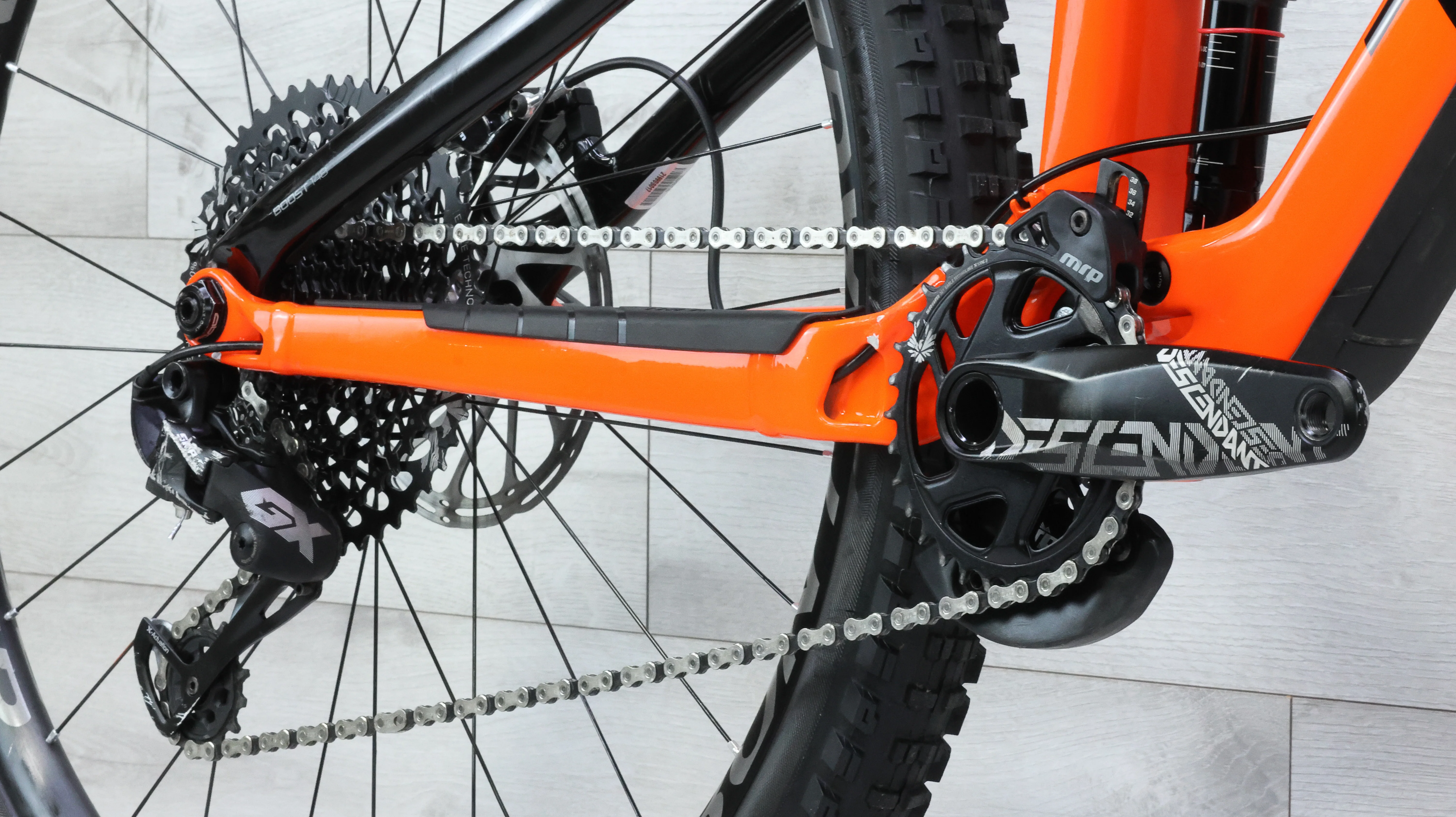 Trek Slash 9.8 Mountain Bike - 2018, Large - Image 7