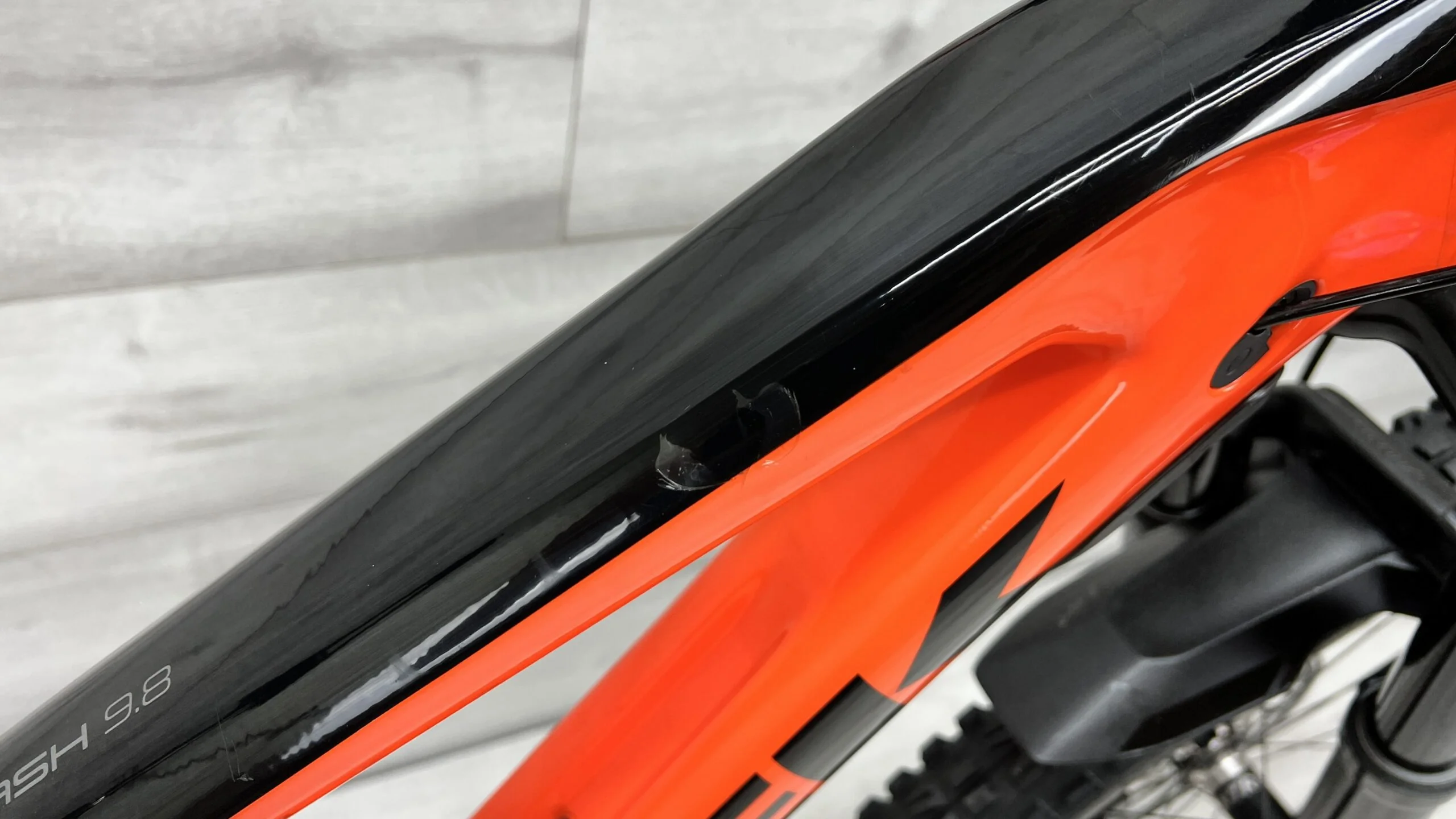 2018 Trek Slash 9.8  Mountain Bike - Small - Image 14
