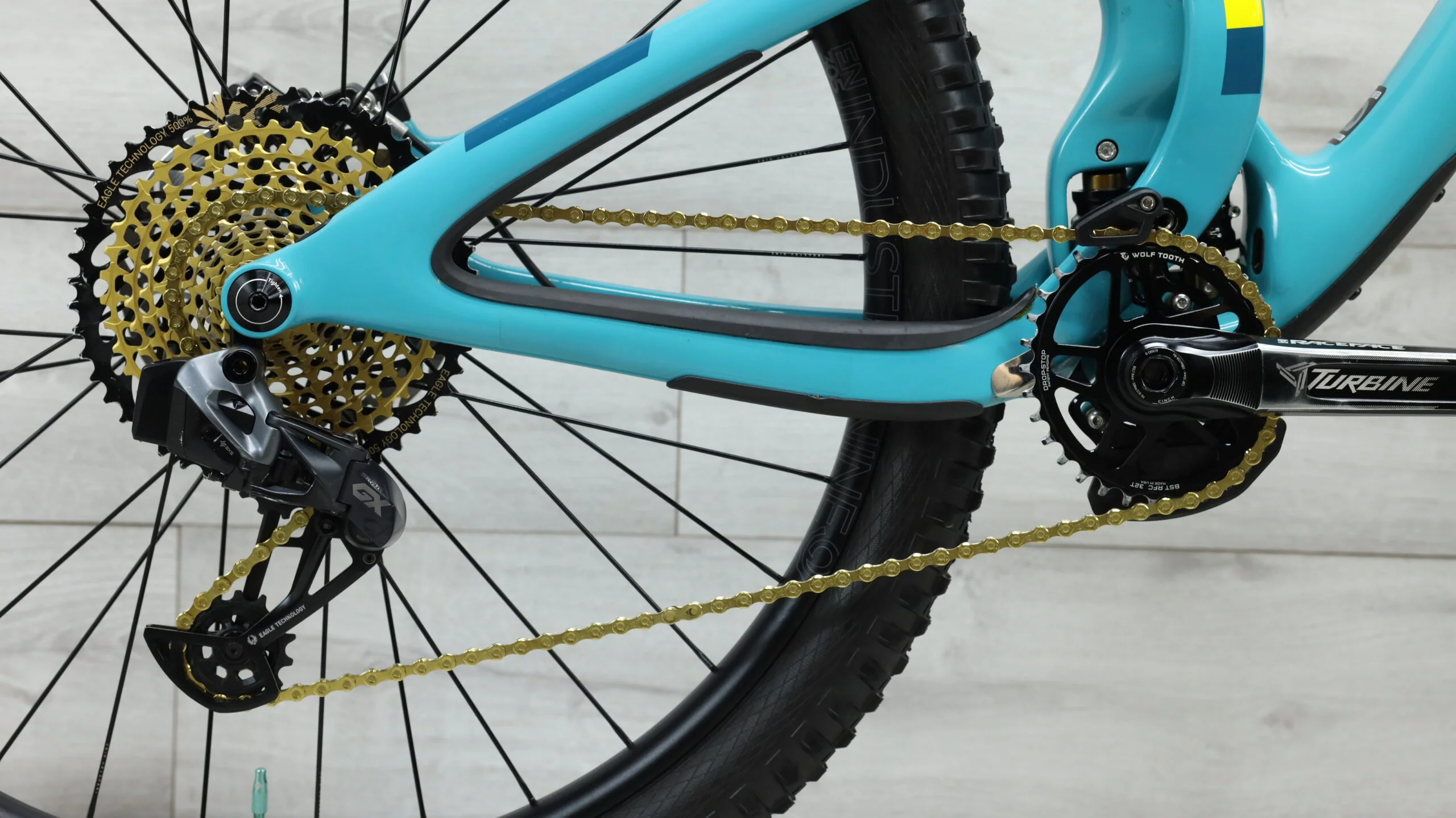 2018 Yeti SB5.5 Turq Mountain Bike - Large - Image 4