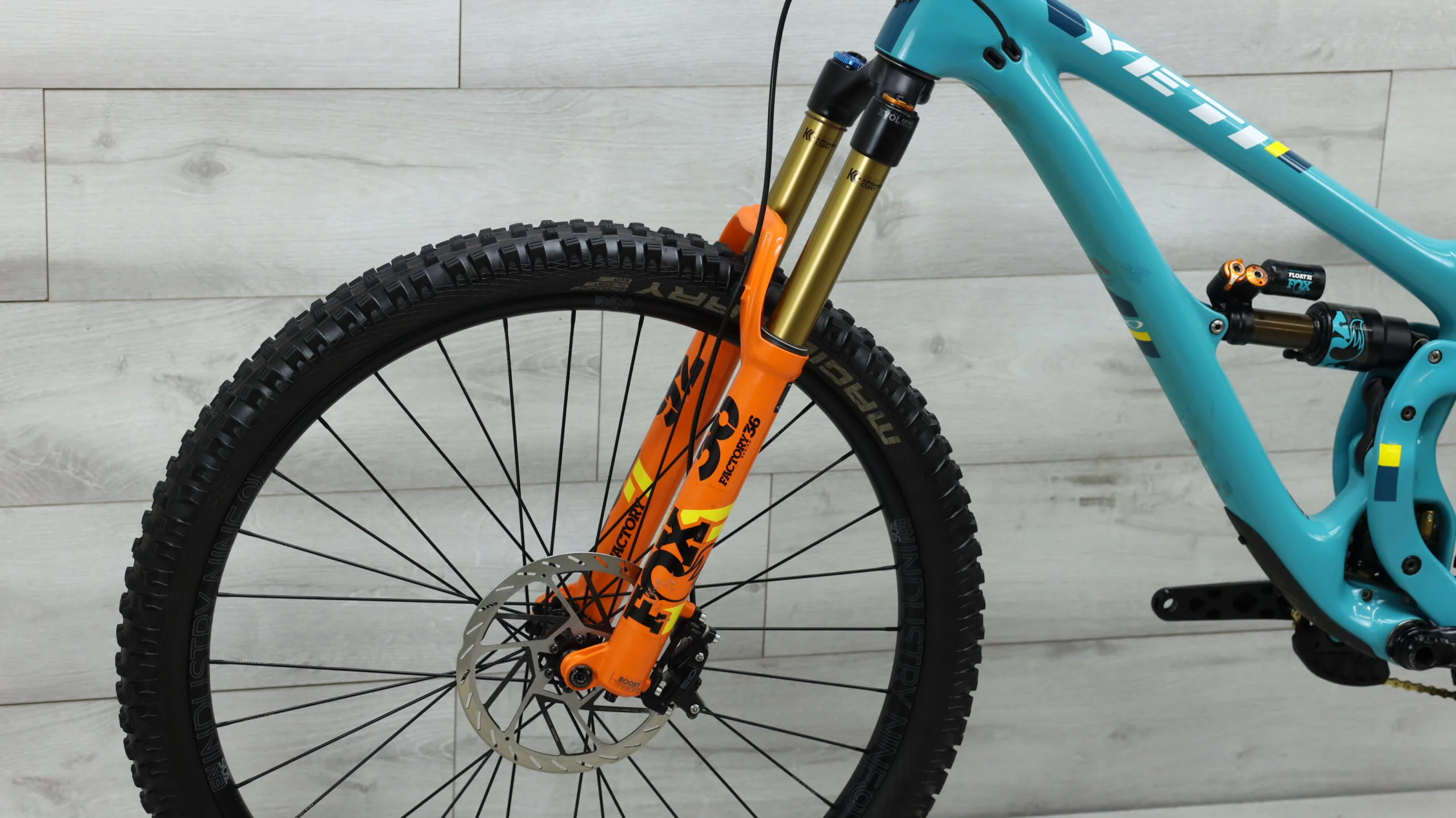 2018 Yeti SB5.5 Turq Mountain Bike - Large - Image 8
