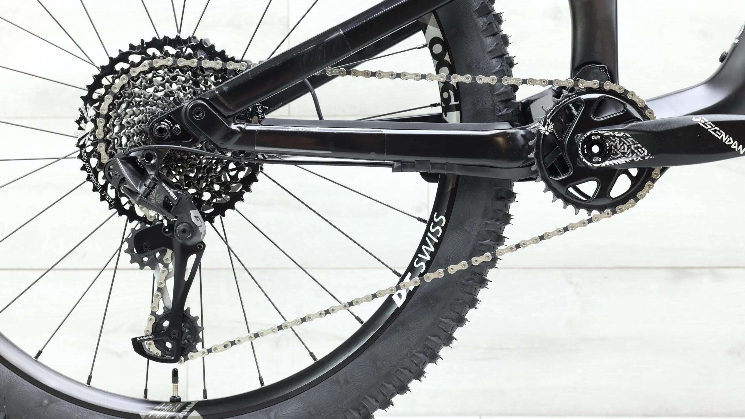 2019 Canyon Spectral CF 7.0  Mountain Bike - Large - Image 4