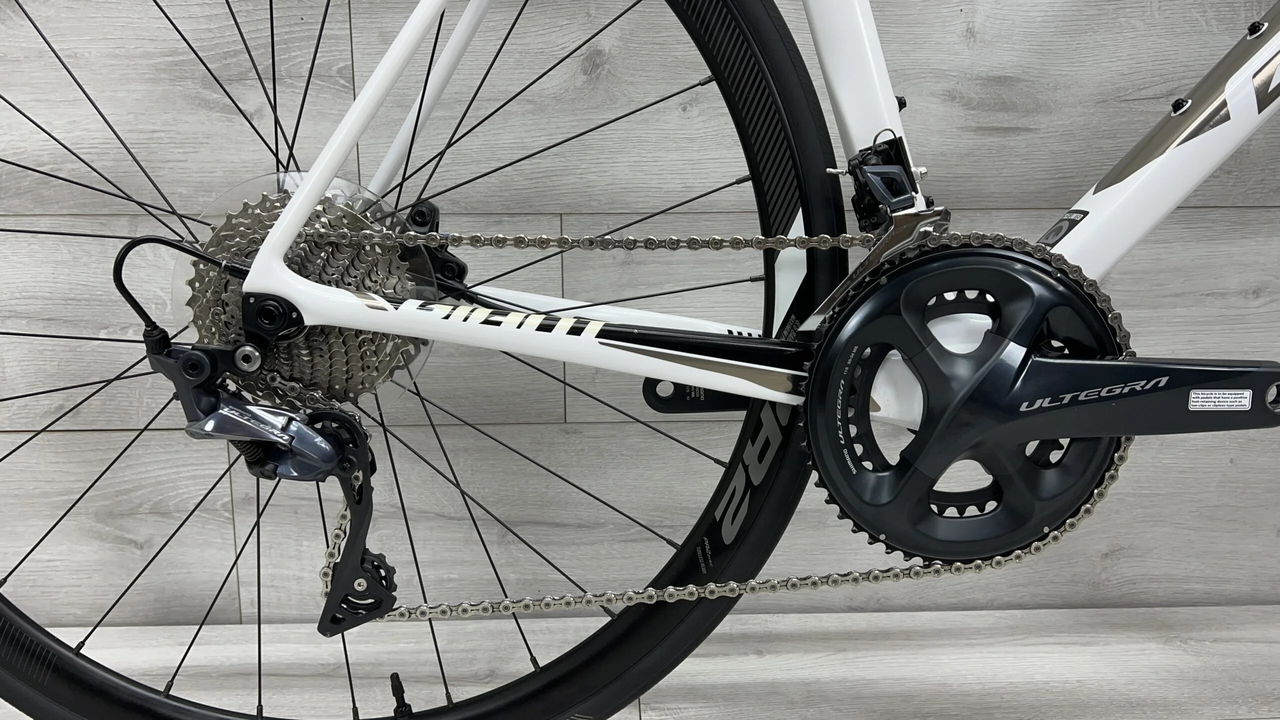 2019 Giant TCR Advanced 1 Disc KOM Road Bike - Large - Image 6