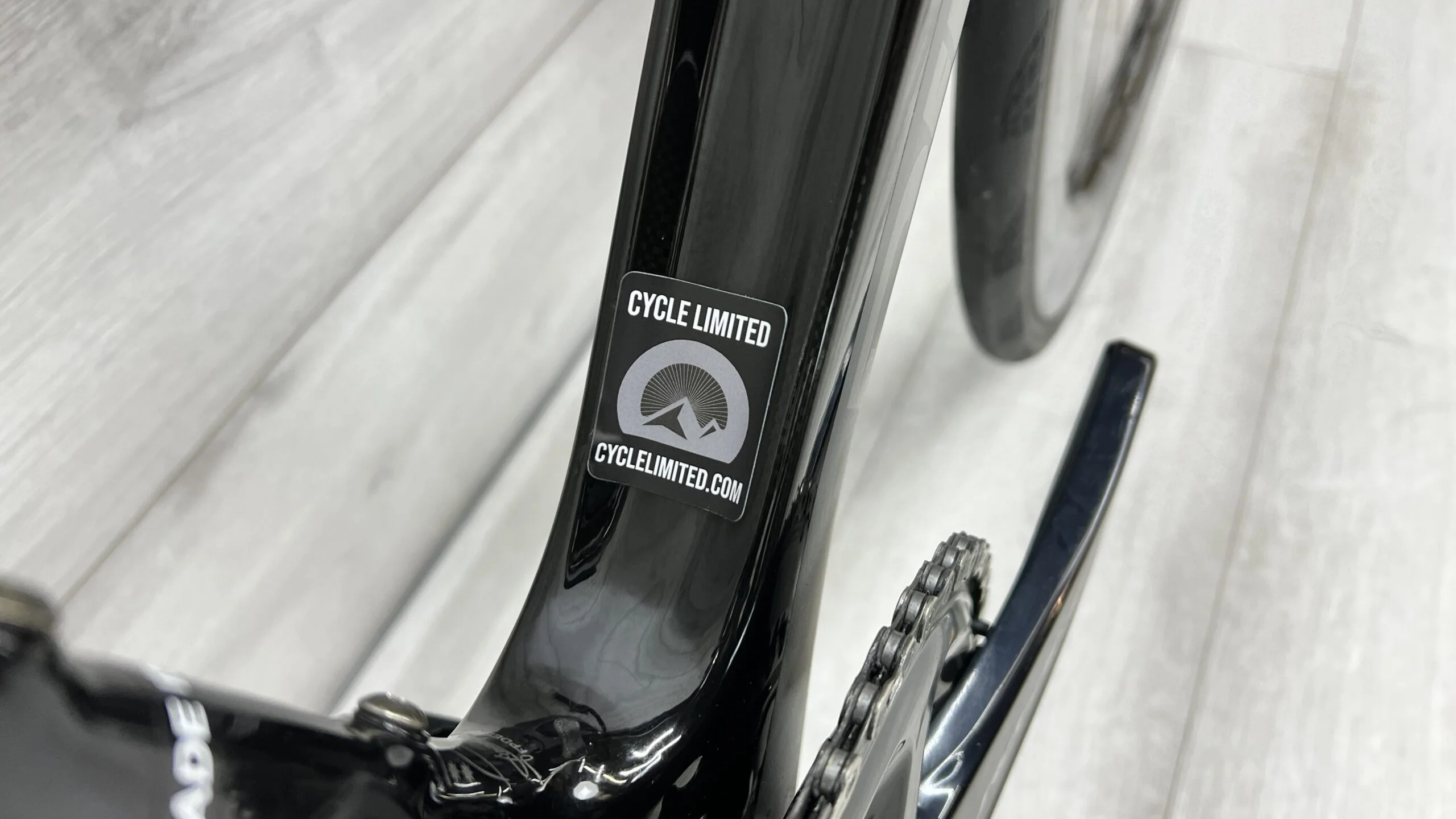 2019 Pinarello Dogma F10 Road Bike - 51.5cm - Image 3