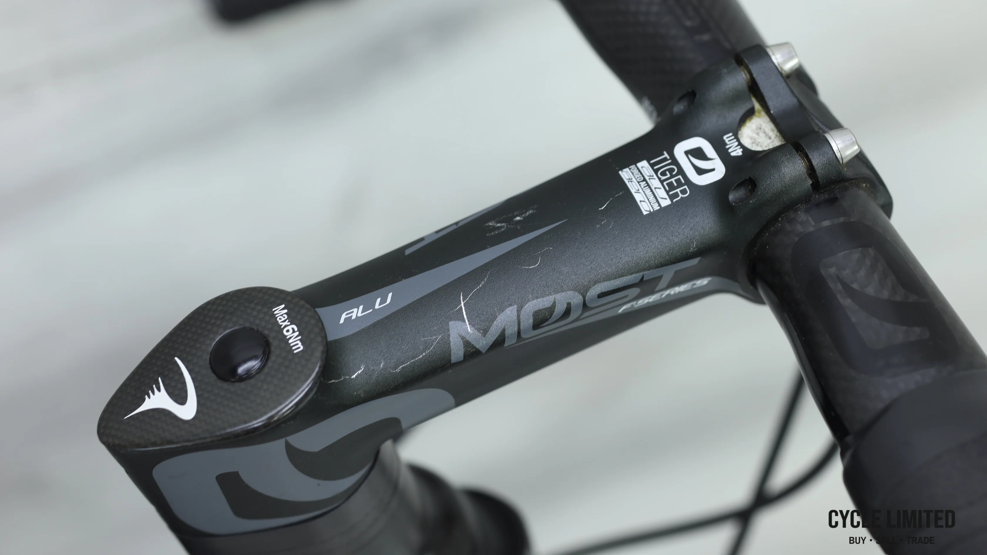 2019 Pinarello Dogma F10 Road Bike - 57.5cm - Image 14