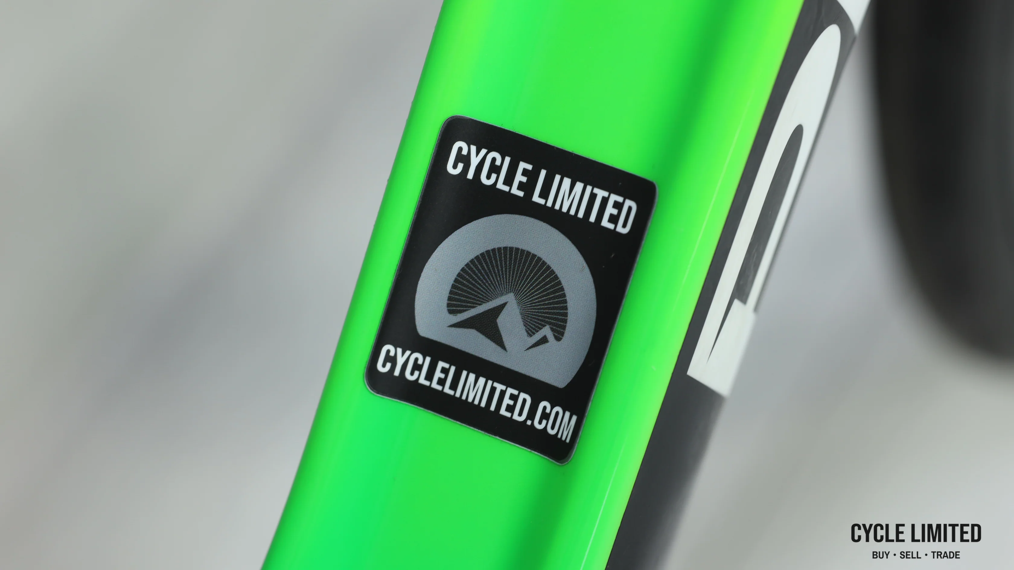 2019 Pinarello Dogma F10 Road Bike - 57.5cm - Image 3