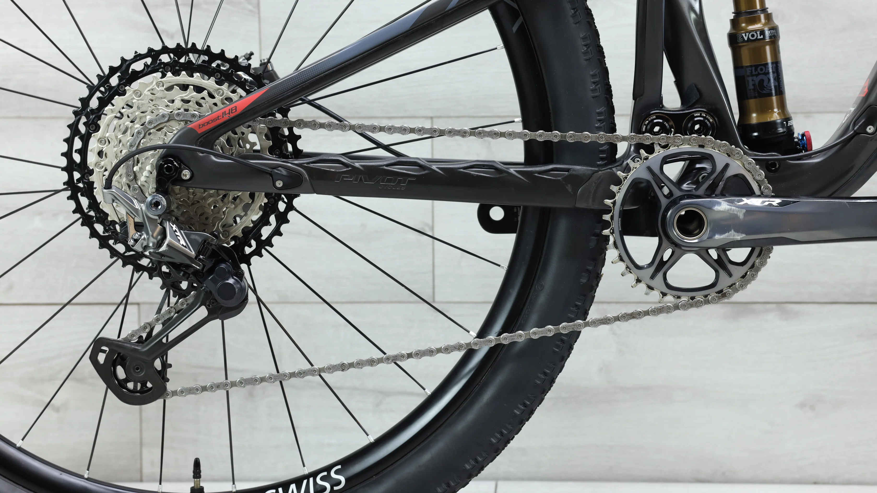 2019 Pivot Mach 4 SL Mountain Bike - Small - Image 4