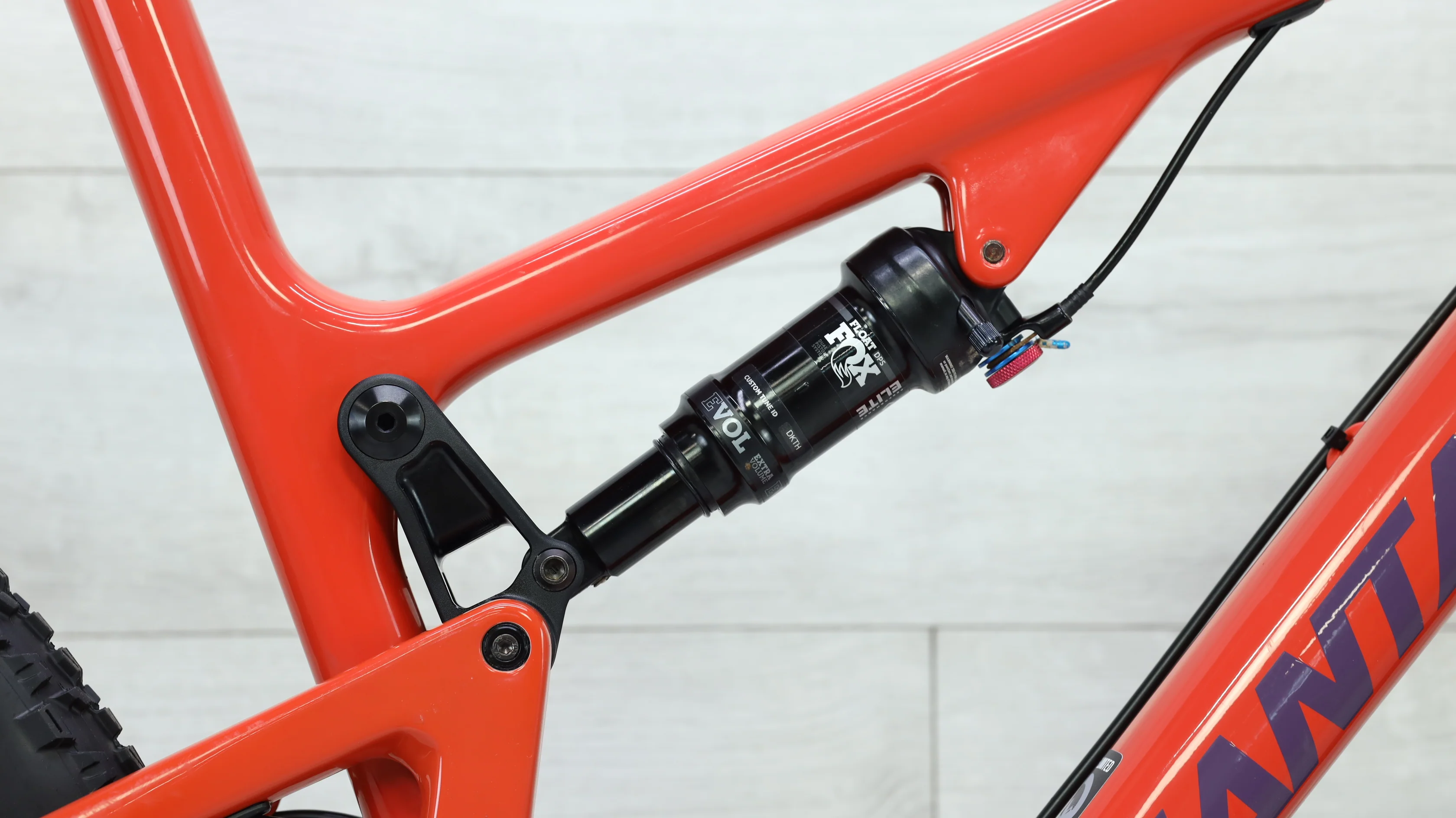 2019 Santa Cruz Blur Carbon C Reserve Mountain Bike - X-Large - Image 9