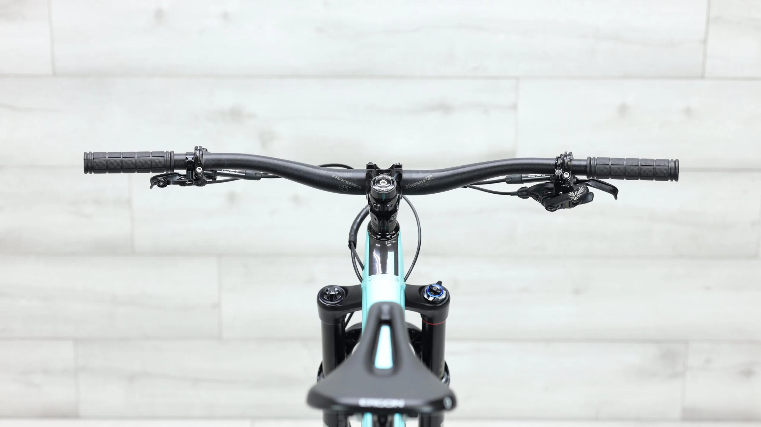 2019 Santa Cruz Bronson CC Reserve Mountain Bike - Medium - Image 11