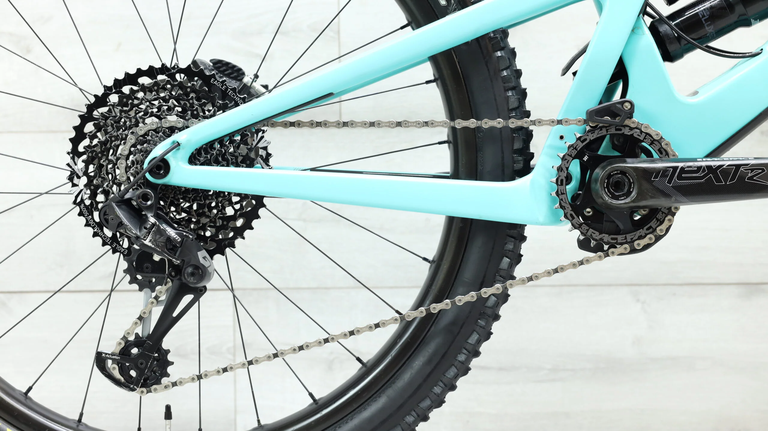 2019 Santa Cruz Bronson CC Reserve Mountain Bike - Medium - Image 4