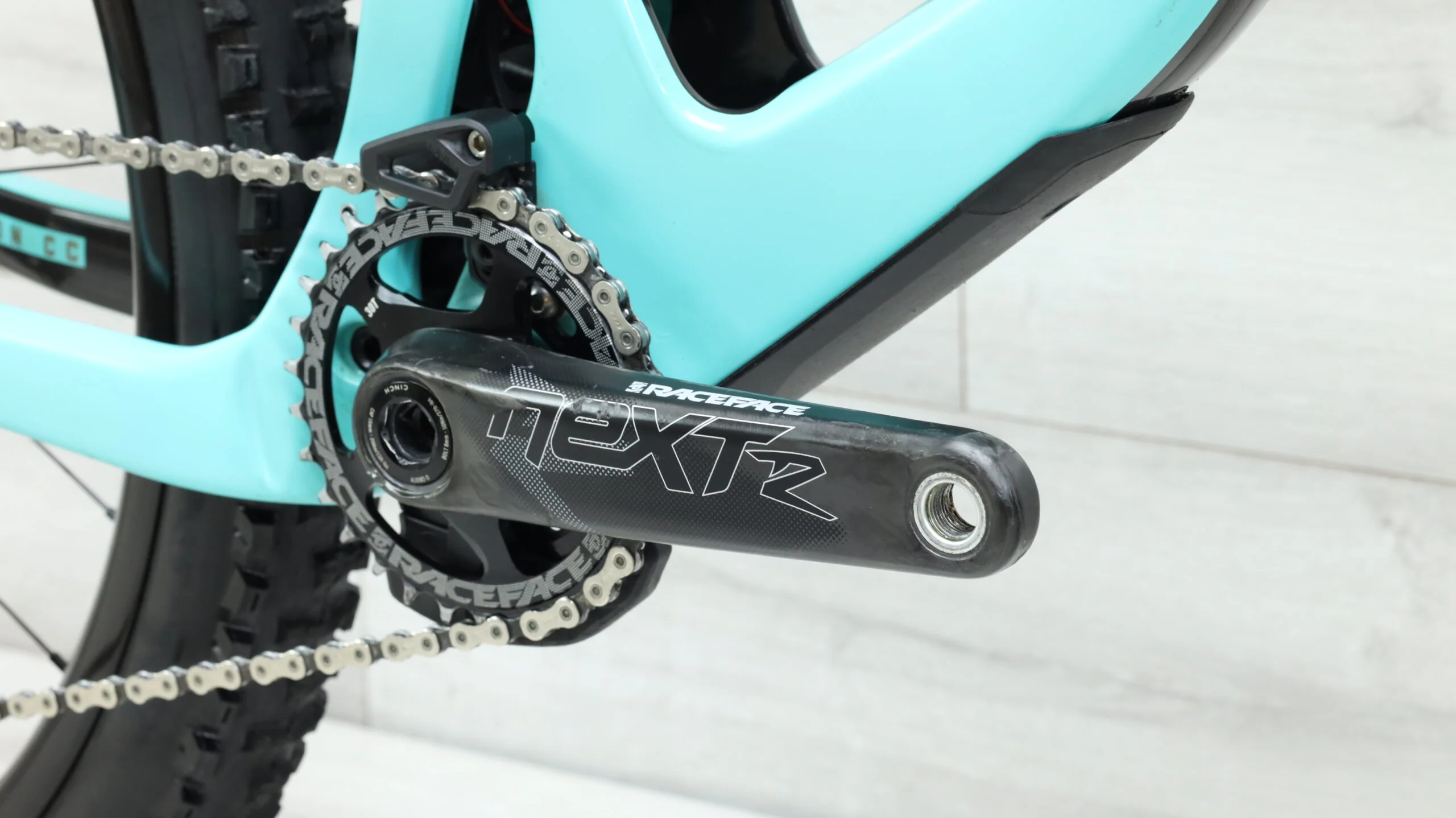 2019 Santa Cruz Bronson CC Reserve Mountain Bike - Medium - Image 5