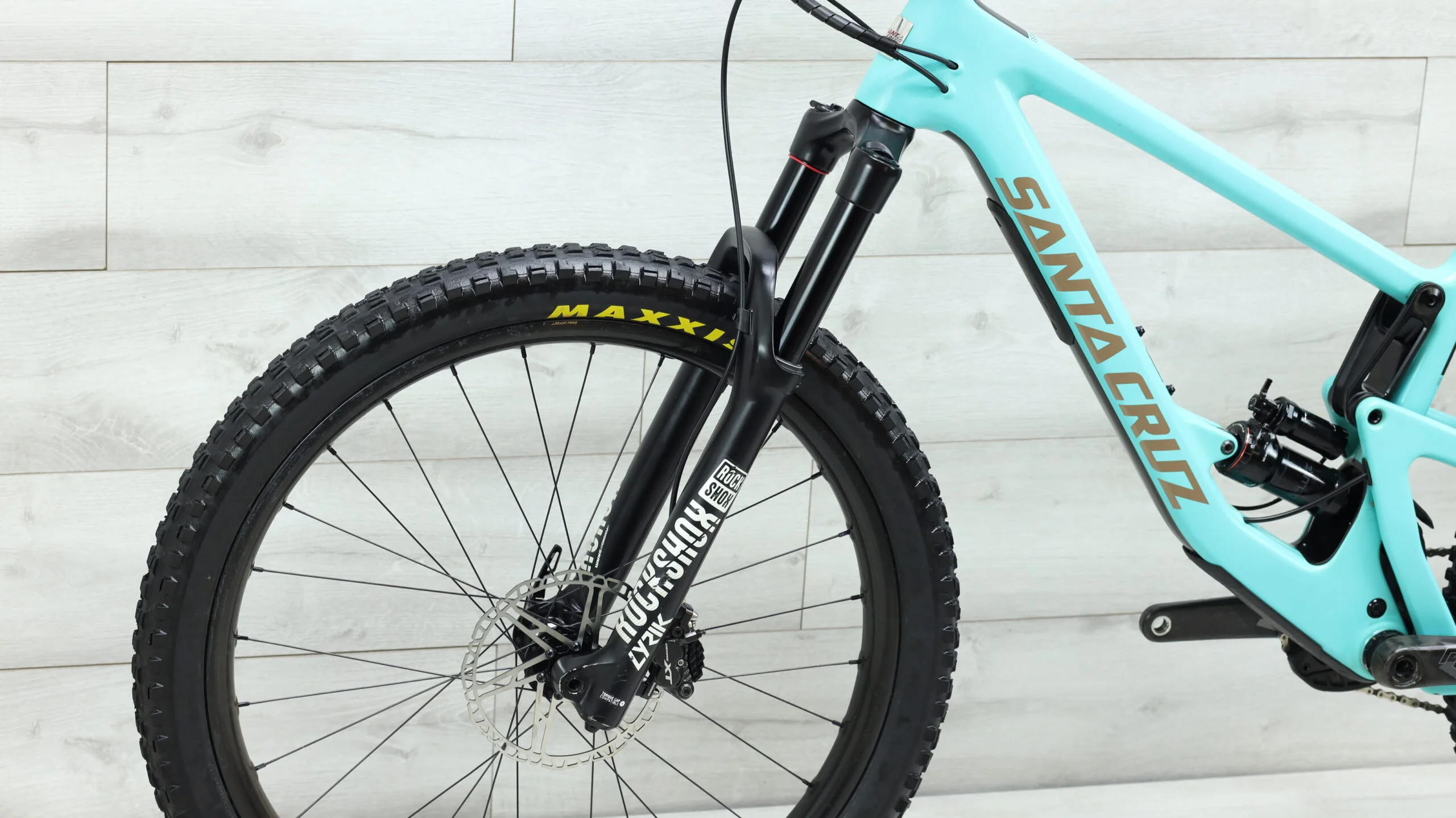 2019 Santa Cruz Bronson CC Reserve Mountain Bike - Medium - Image 8