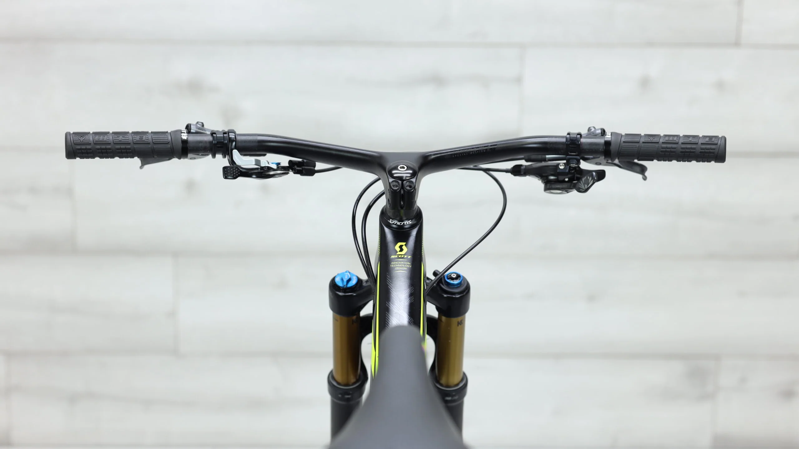 2019 Scott Spark RC 900 World Cup  Mountain Bike - Medium - Image 11