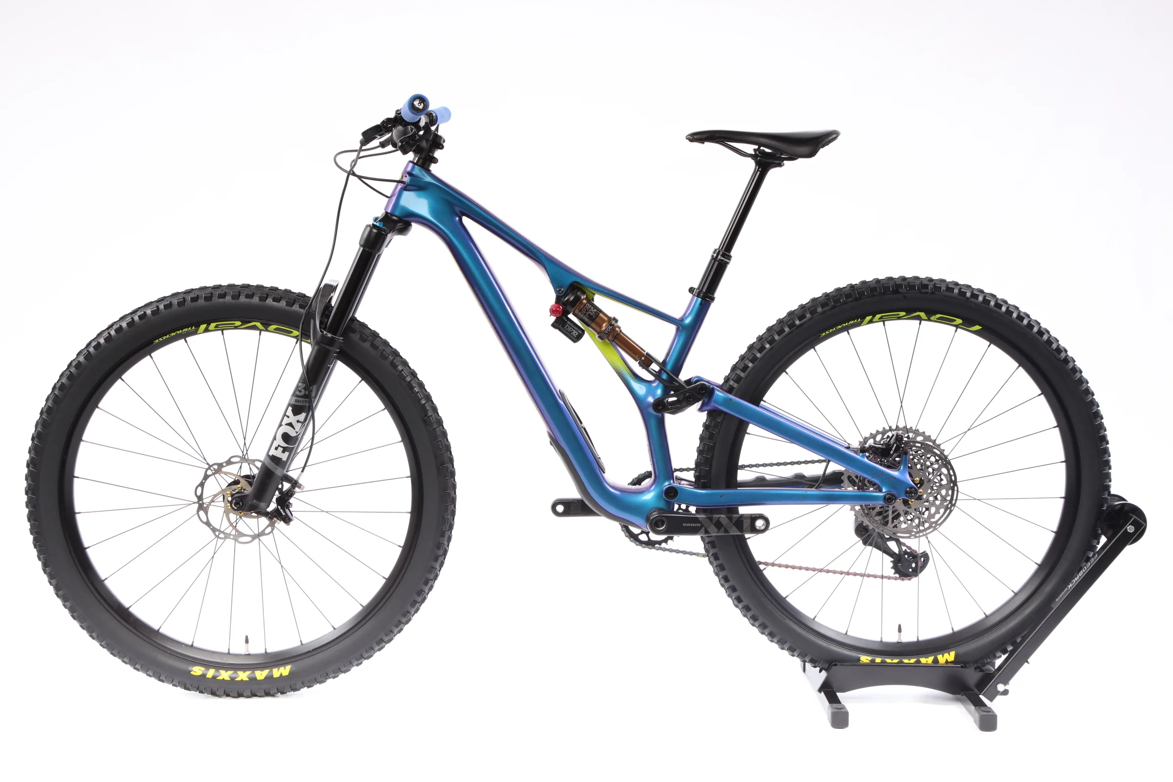 2019 Specialized Stumpjumper Carbon 29  Mountain Bike - Medium - Image 2