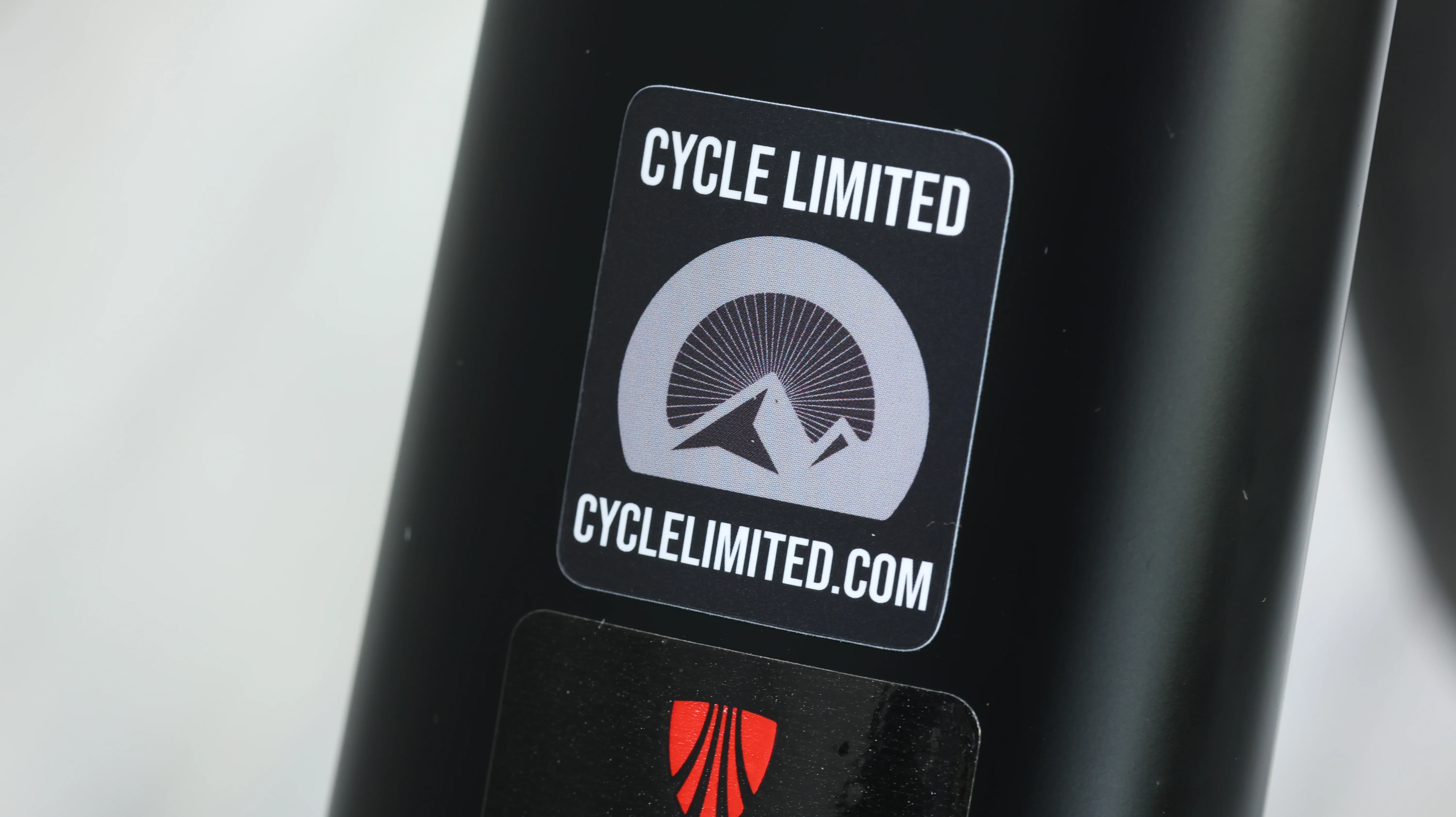2019 Trek Domane SL 6 Disc Road Bike - 58cm - Image 3