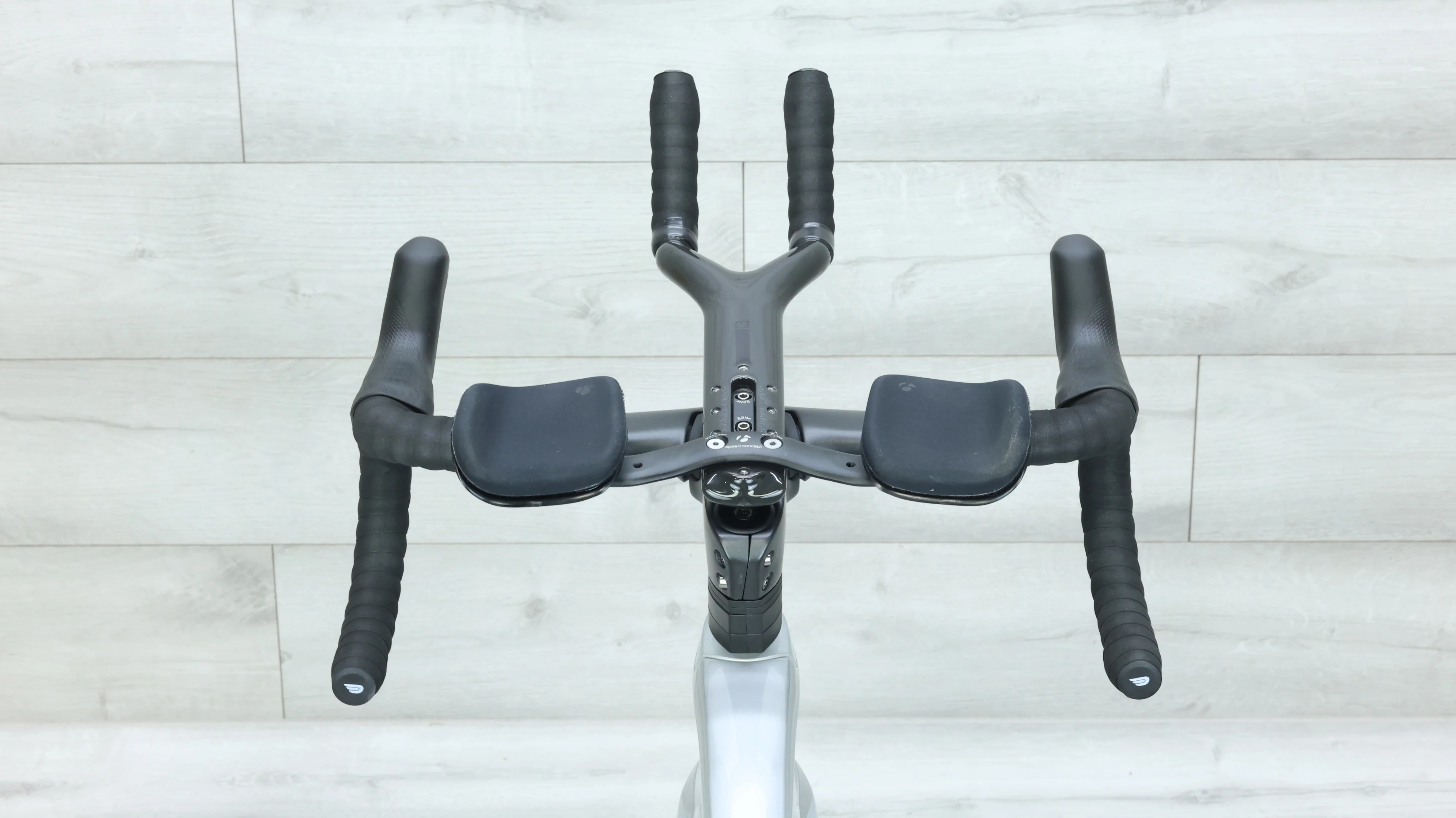 2019 Trek Madone SLR 6 Disc Road Bike - 54cm - Image 13