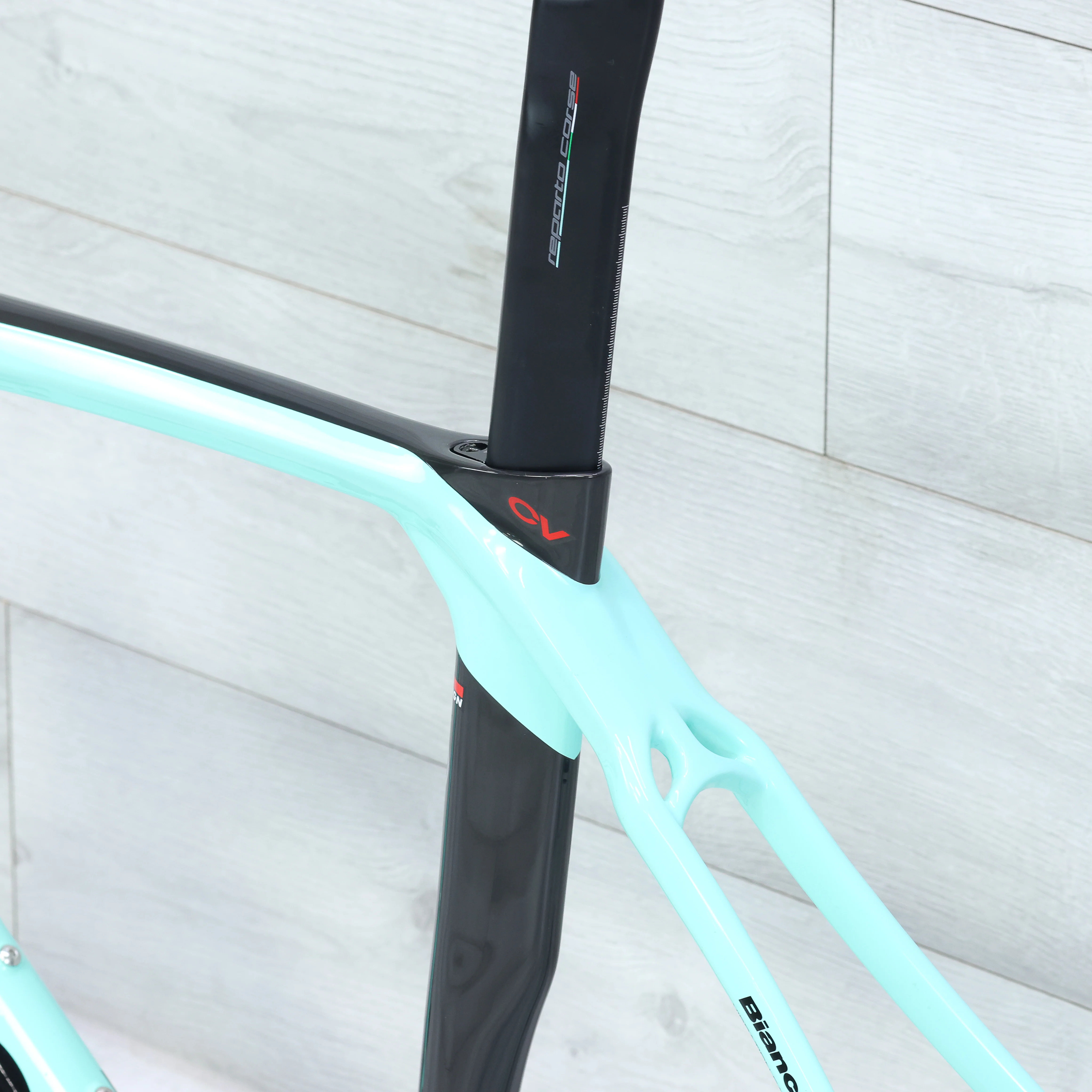 Bianchi Oltre XR3 Disc Road Bike Frameset 2020, - 53cm - Image 7