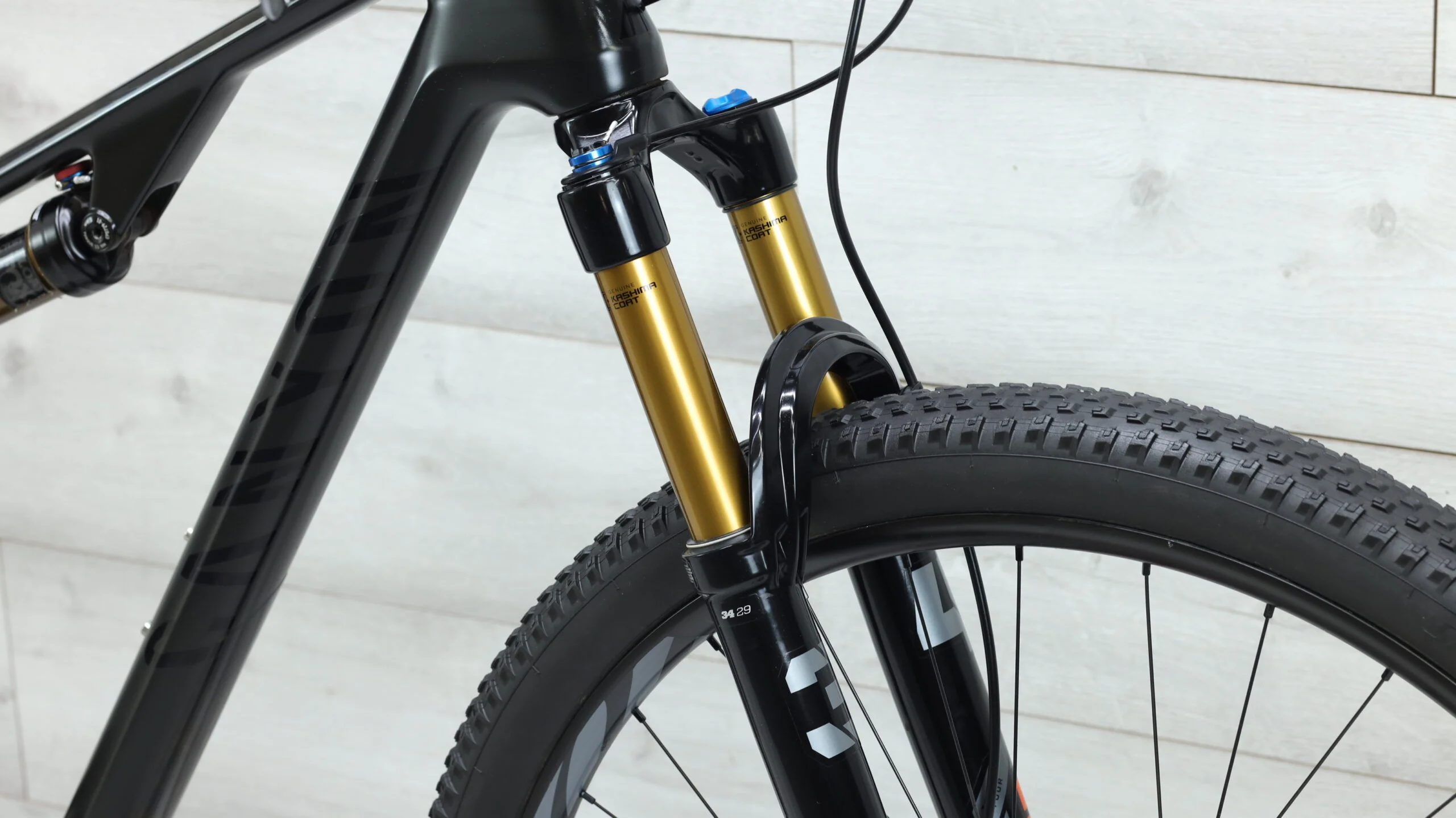 2020 Canyon Lux CF SLX 9.0 Race Team Mountain Bike - Medium - Image 7
