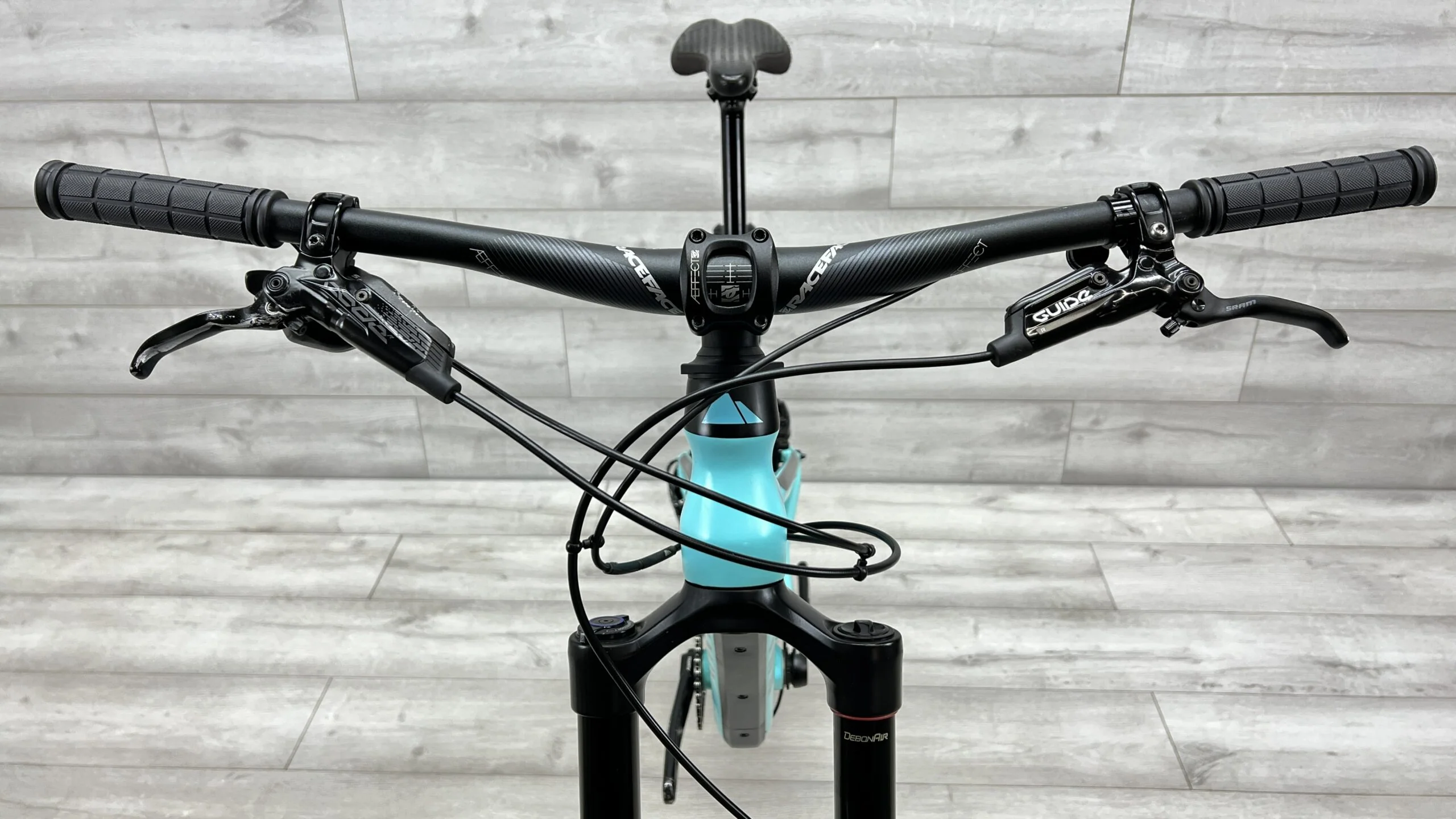 2020 Canyon Spectral CF 7.0  Mountain Bike - Medium - Image 11
