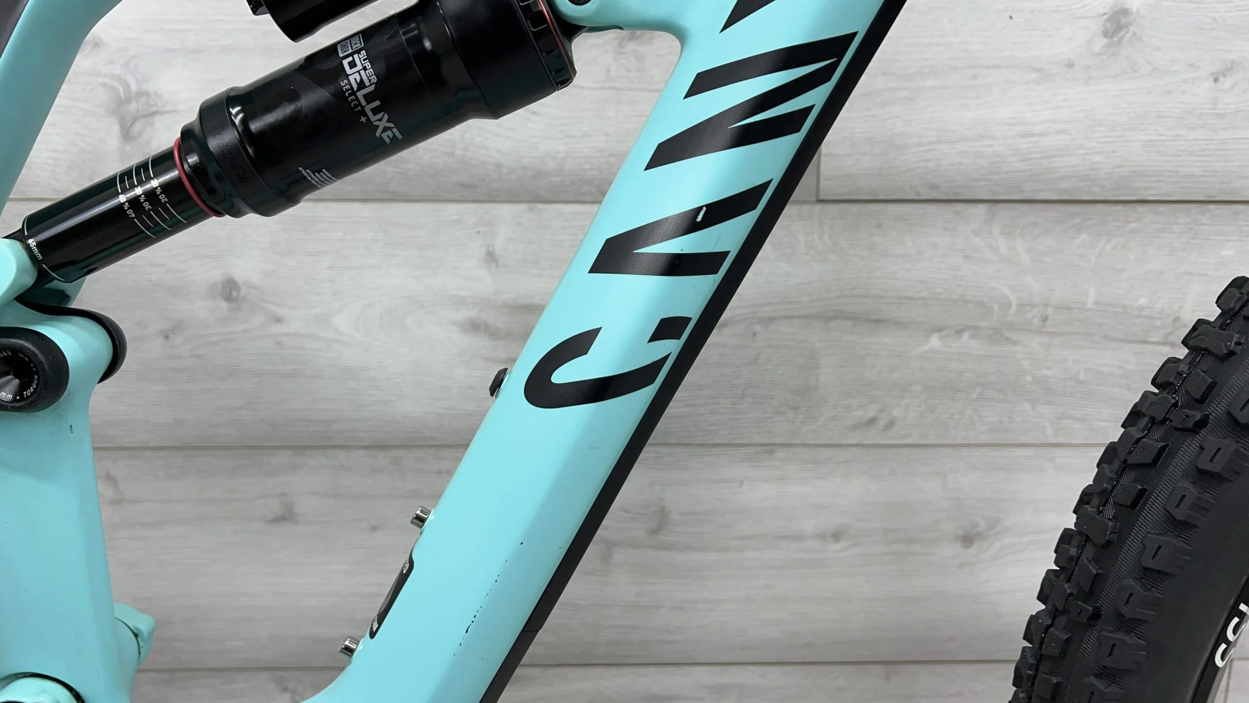 2020 Canyon Spectral CF 7.0  Mountain Bike - Medium - Image 15
