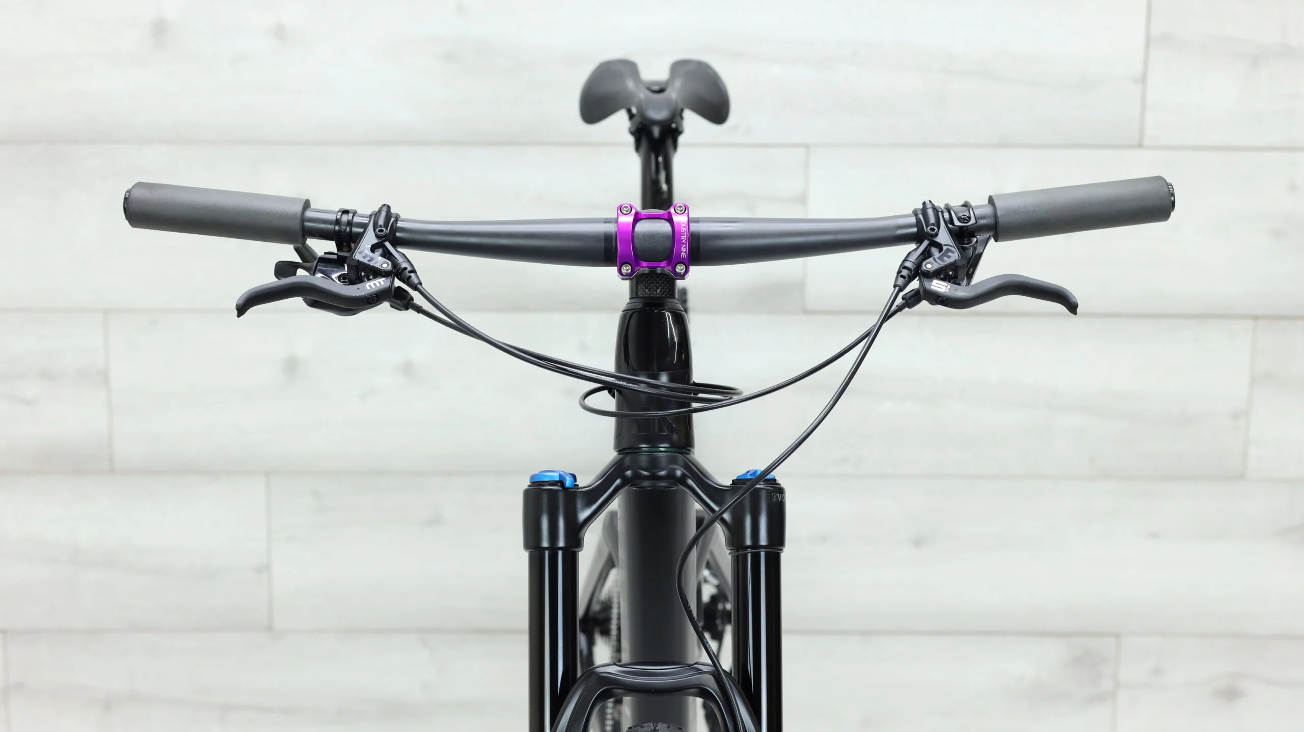 2020 Canyon Strive CF Mountain Bike - Medium - Image 11