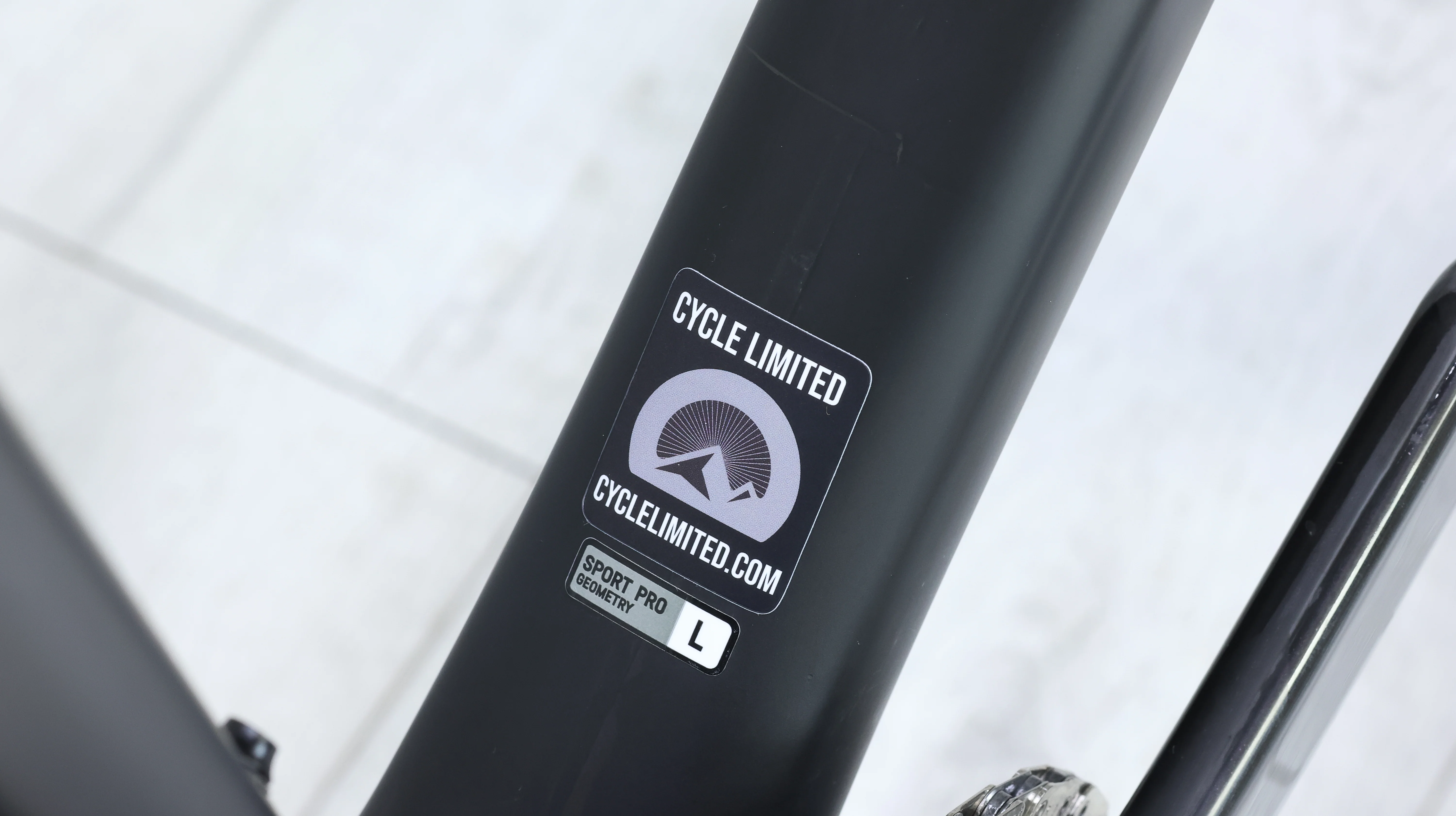 2020 Canyon Ultimate CF EVO Disc 10.0 LTD Road Bike - Large - Image 3
