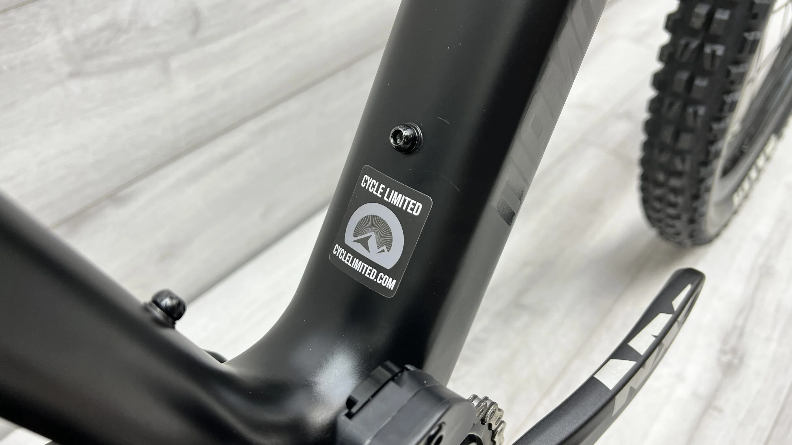 2020 Diamondback Sync'r Carbon 29  Mountain Bike - Medium - Image 3