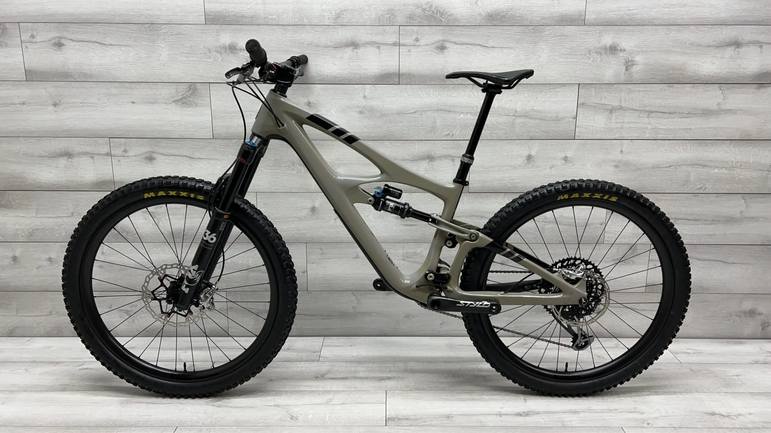 2020 Ibis Mojo HD5  Mountain Bike - Medium - Image 2