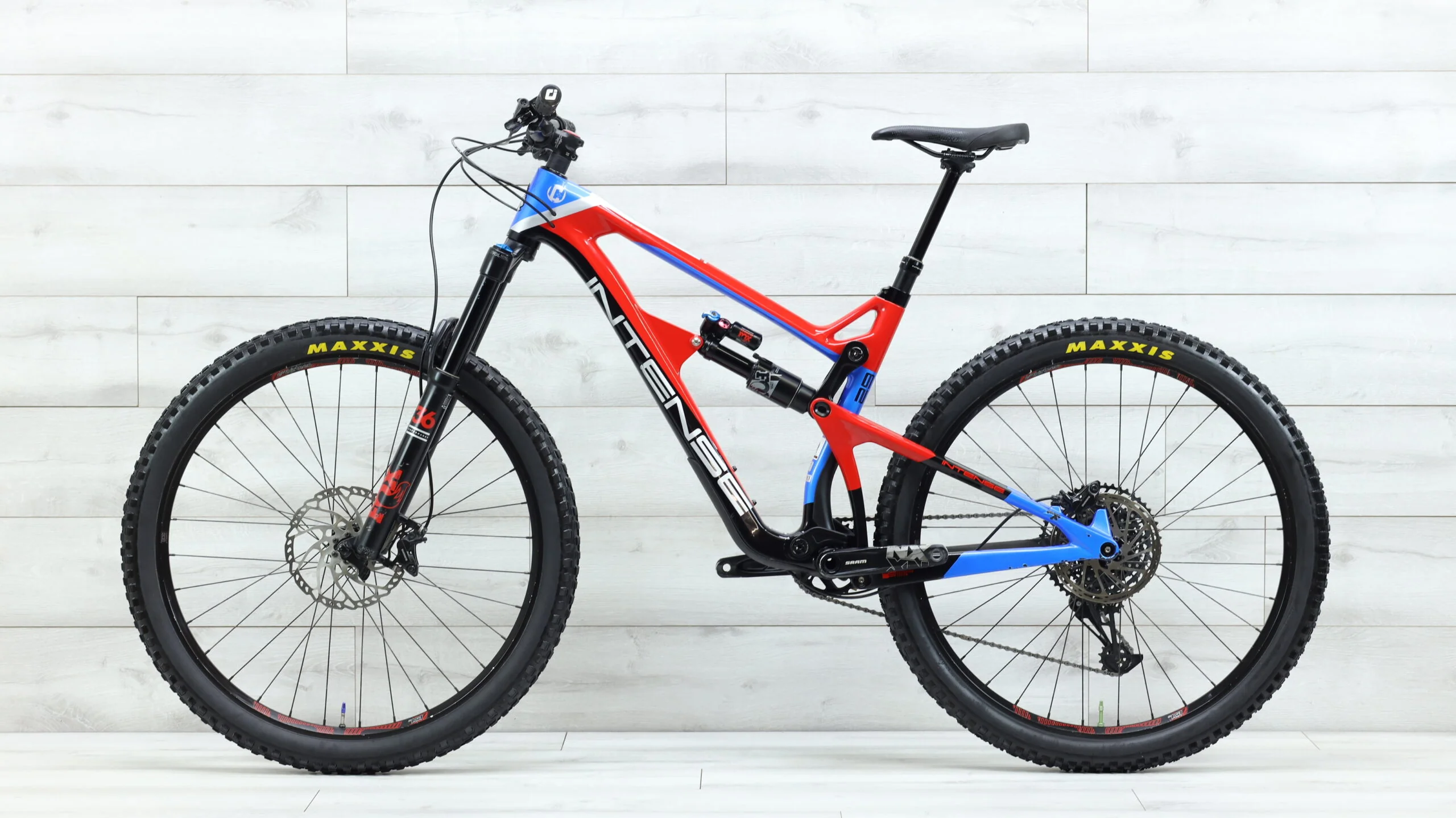2020 Intense Carbine Expert  Mountain Bike - Large - Image 2
