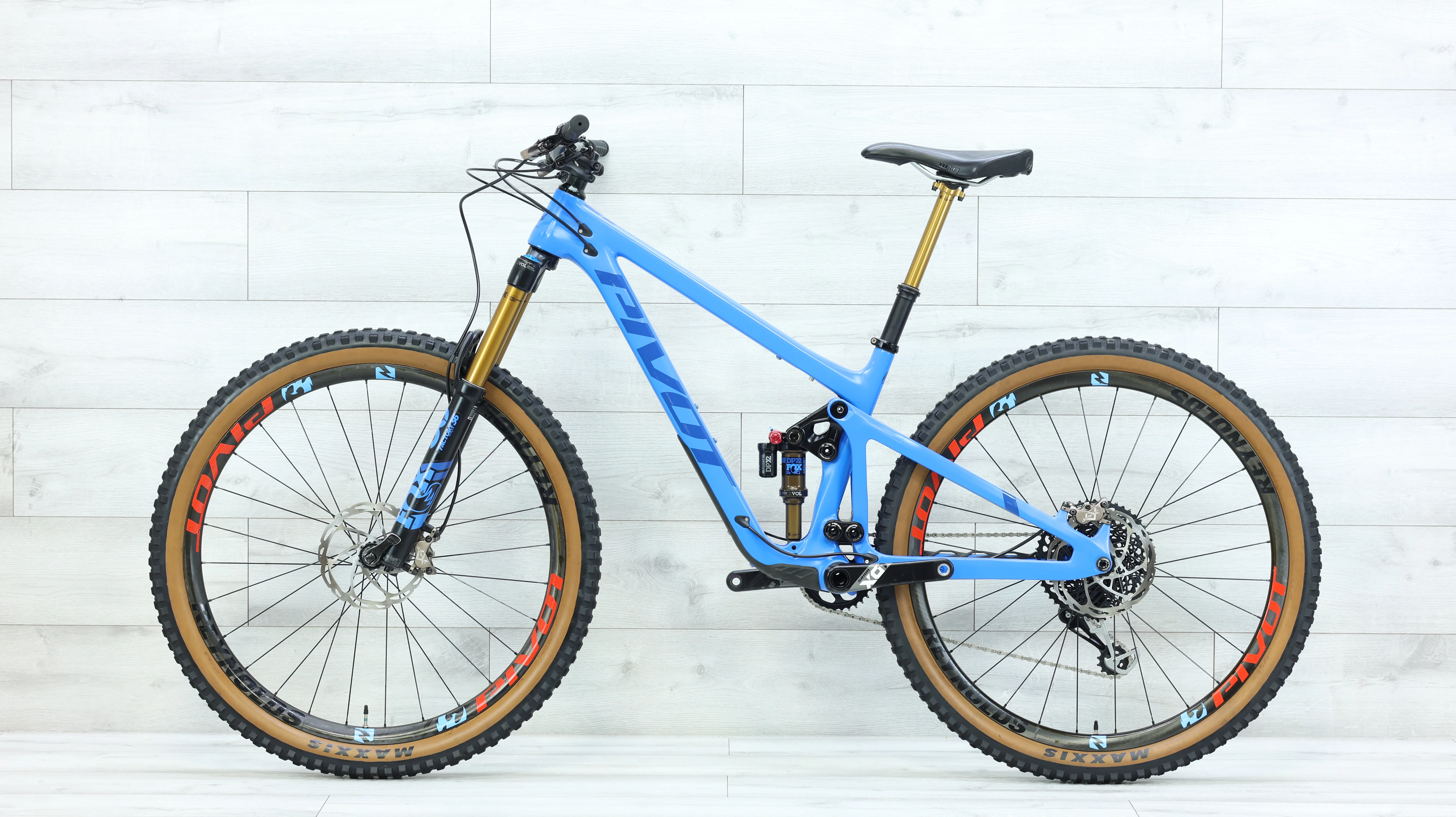 2020 Pivot Switchblade Pro X01 29" Mountain Bike - Medium - Image 2