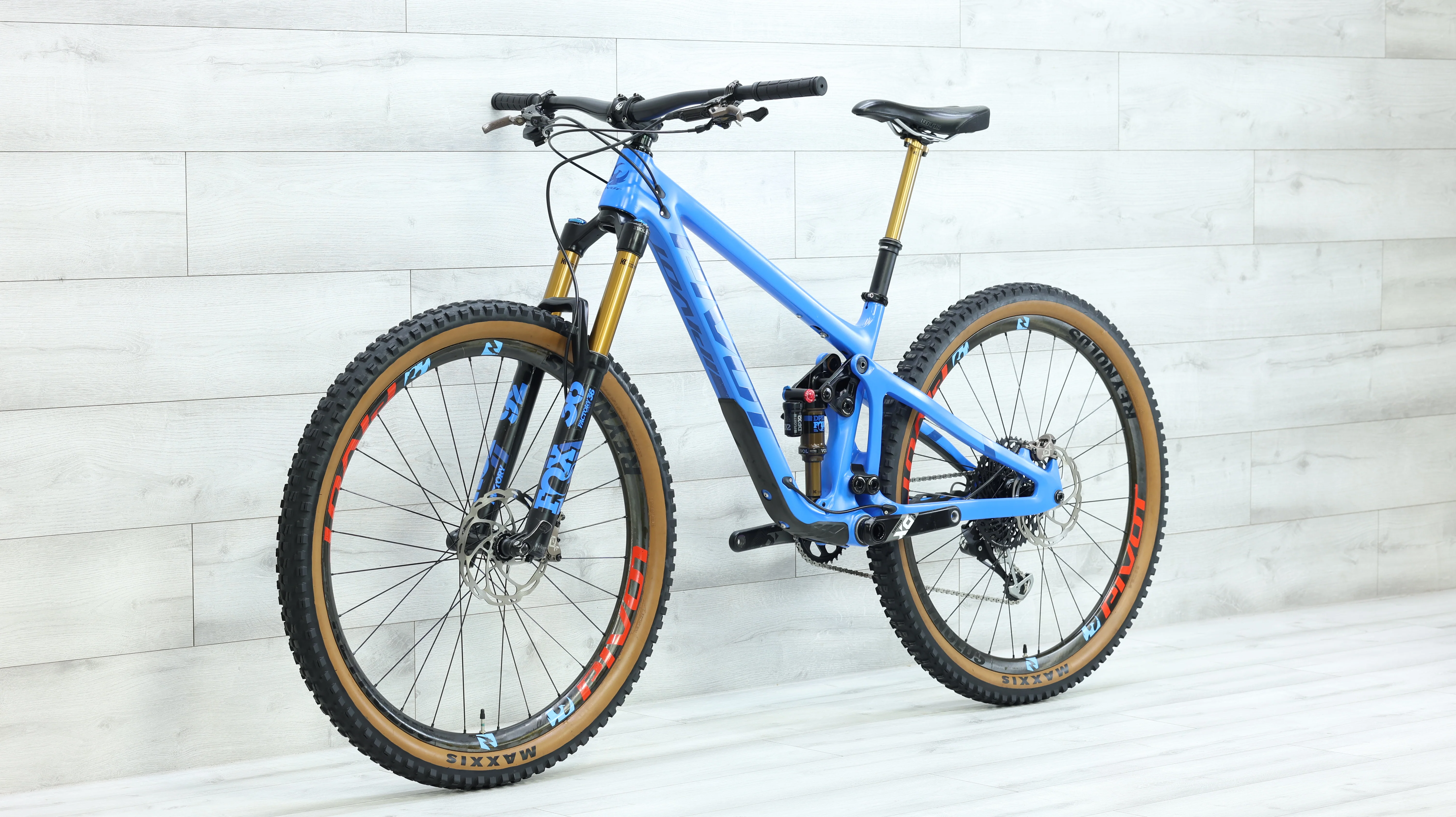 2020 Pivot Switchblade Pro X01 29" Mountain Bike - Medium - Image 4