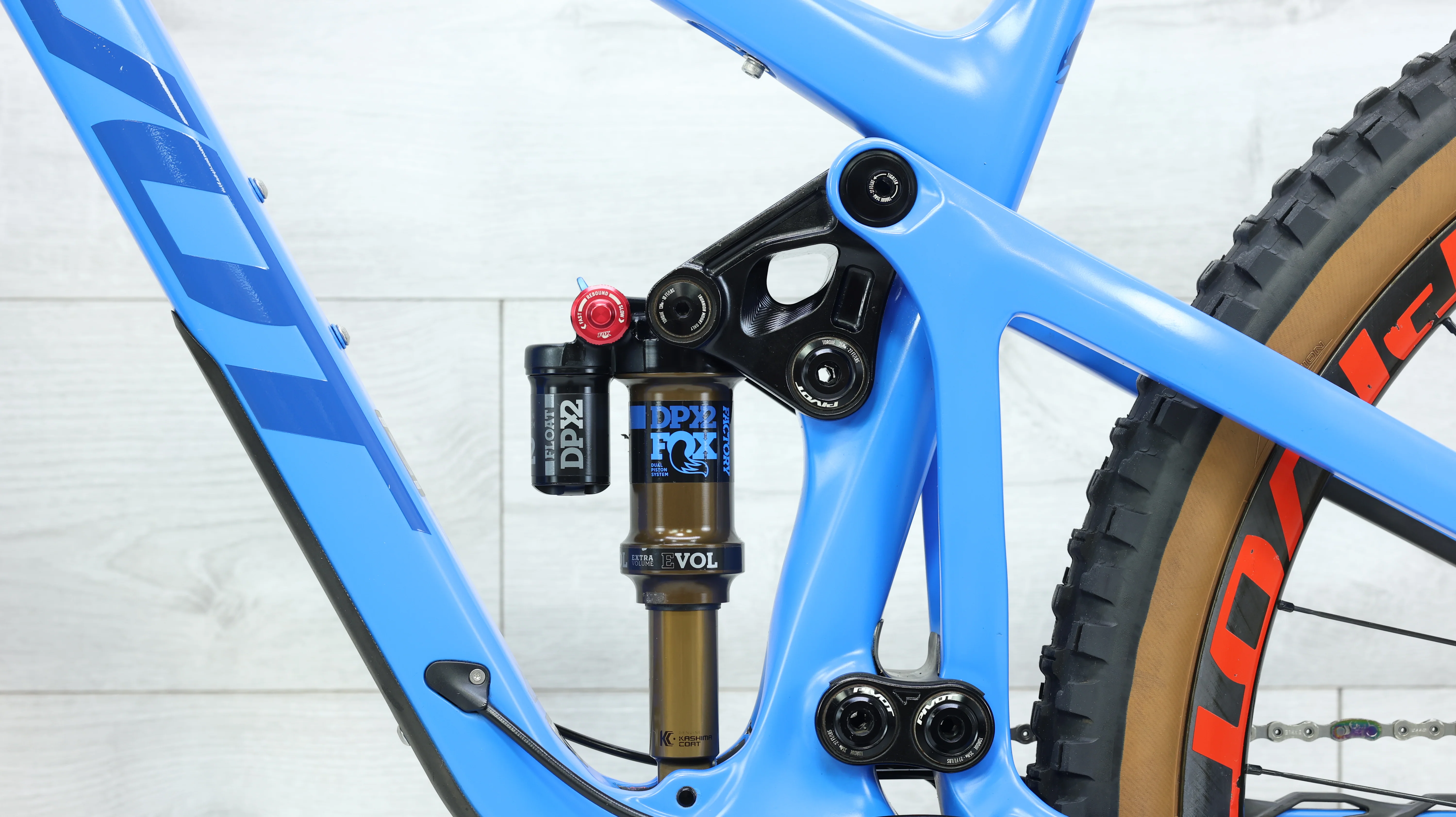 2020 Pivot Switchblade Pro X01 29" Mountain Bike - Medium - Image 9