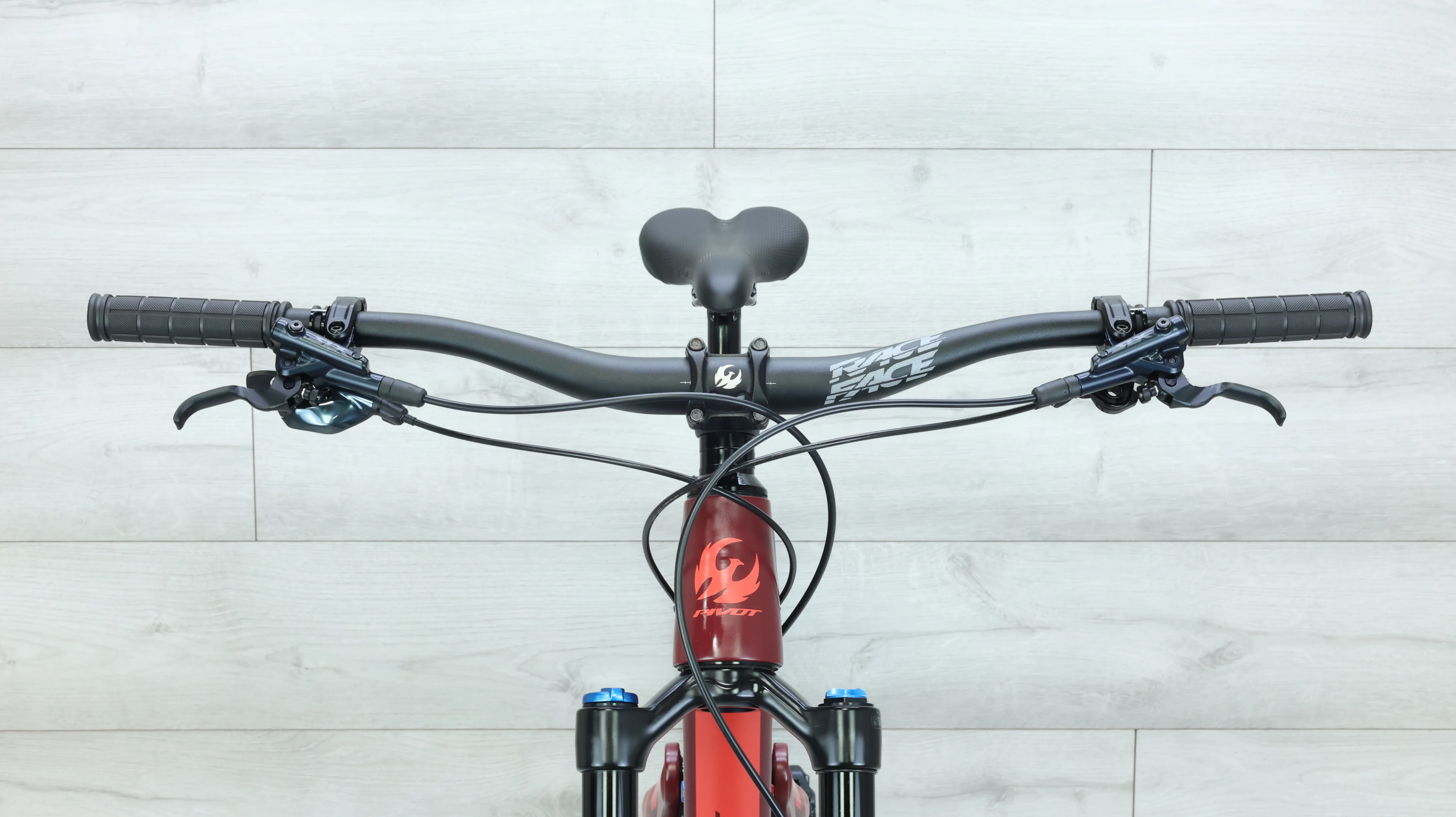 2020 Pivot Trail 429 29" Mountain Bike - Medium - Image 13