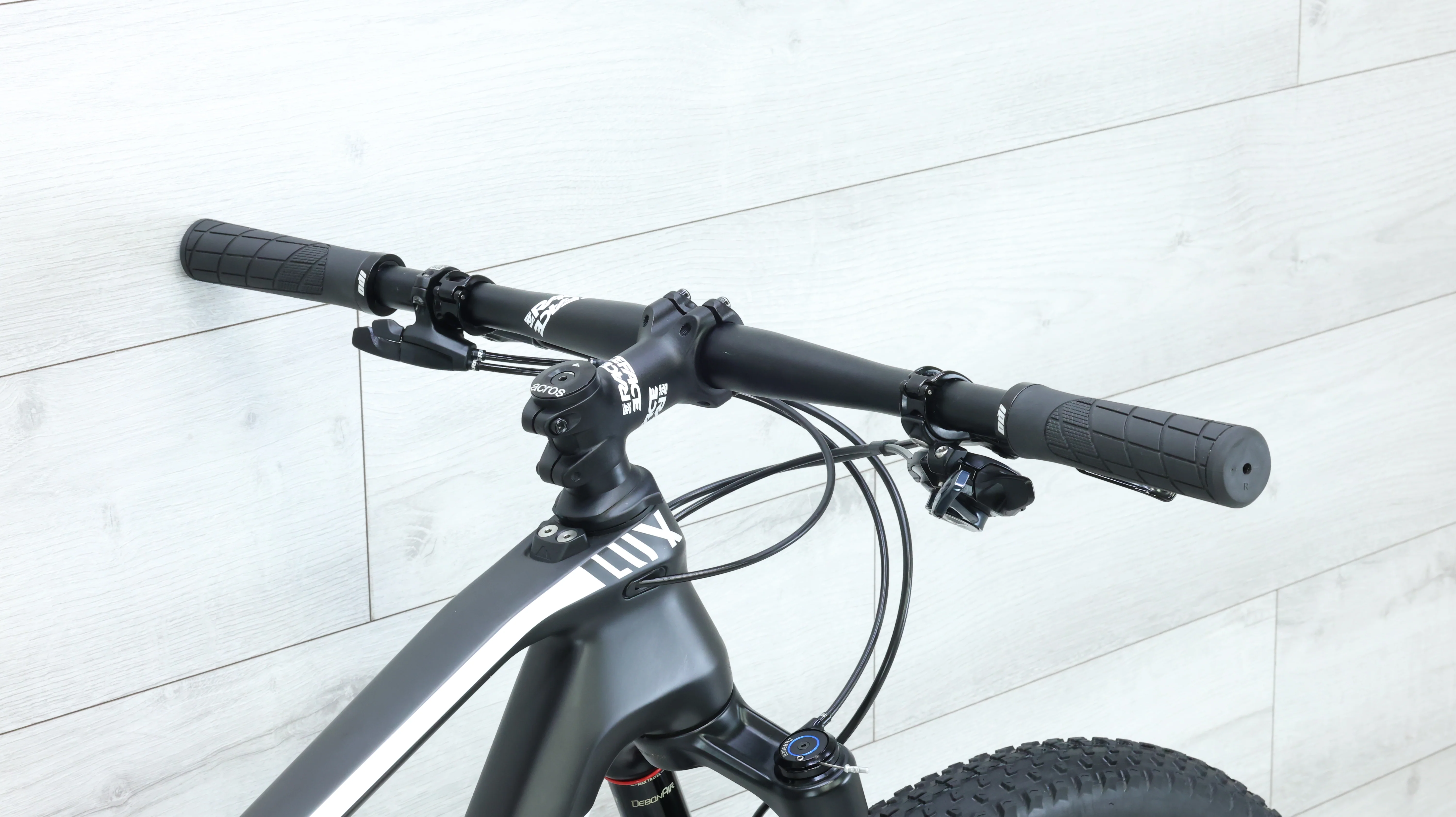 2021 Canyon Lux CF 8 Mountain Bike - Large - Image 12