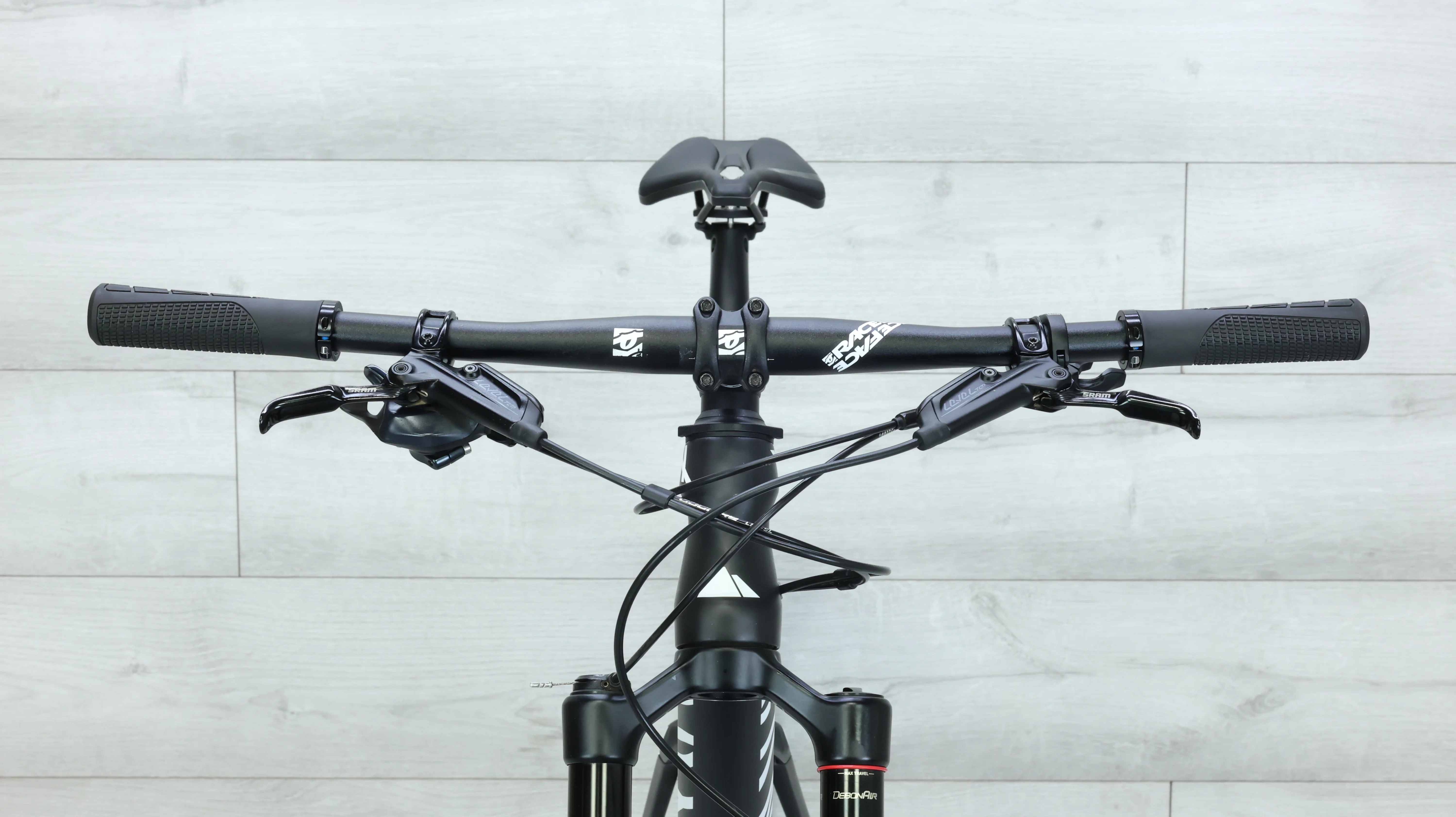 2021 Canyon Lux CF 8 Mountain Bike - Large - Image 13
