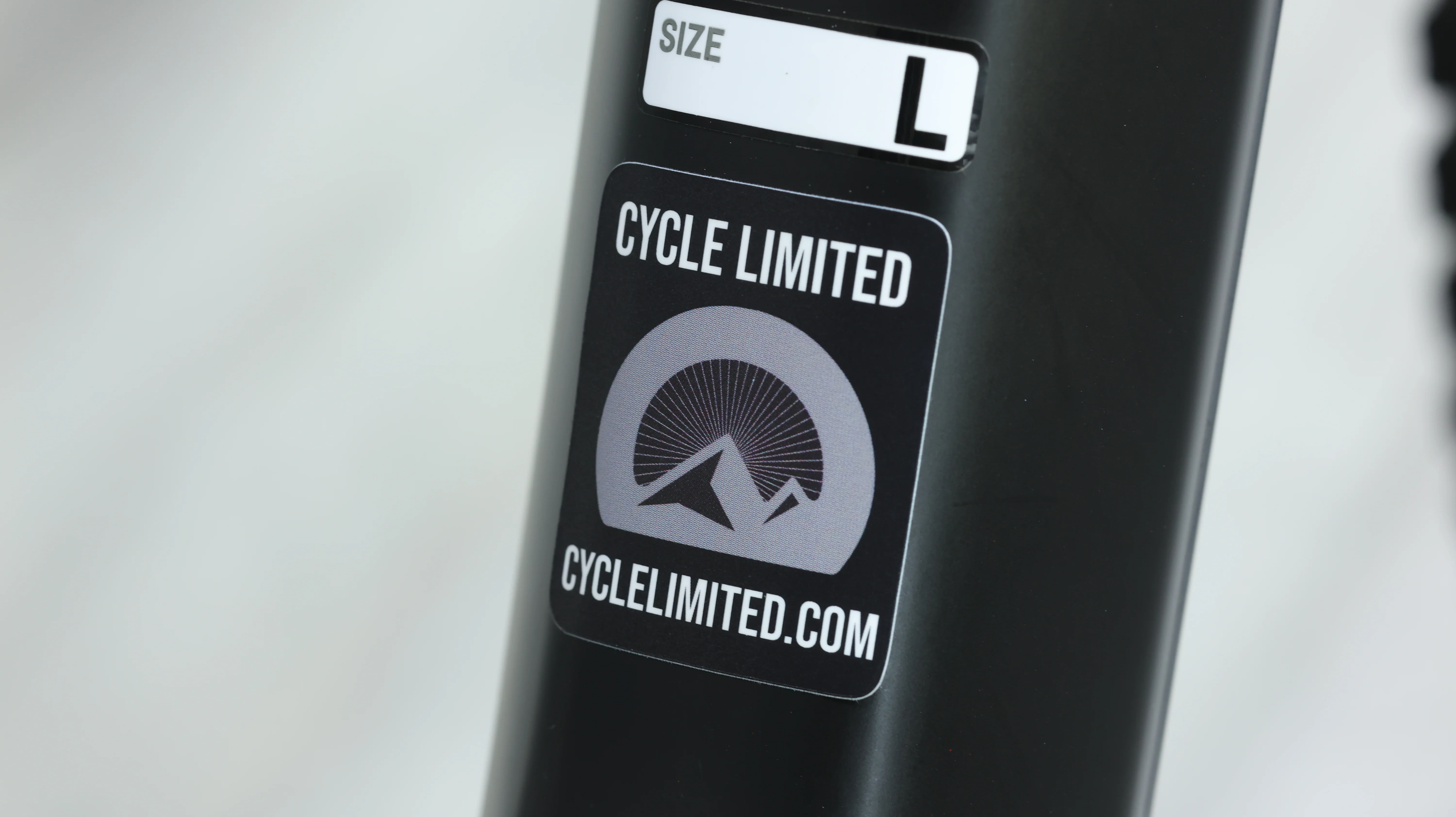 2021 Canyon Lux CF 8 Mountain Bike - Large - Image 3