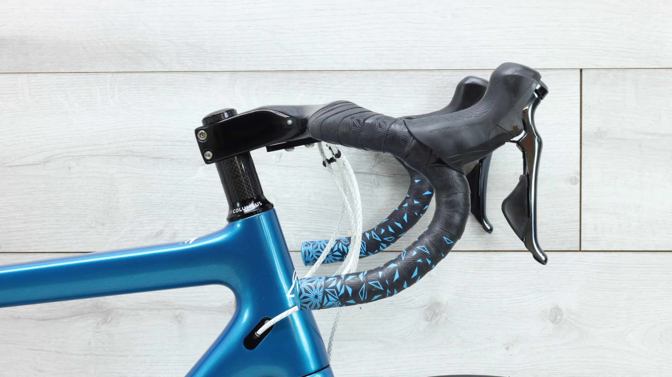Cinelli Veltrix Disc  Road Bike - 2021, Medium - Image 9
