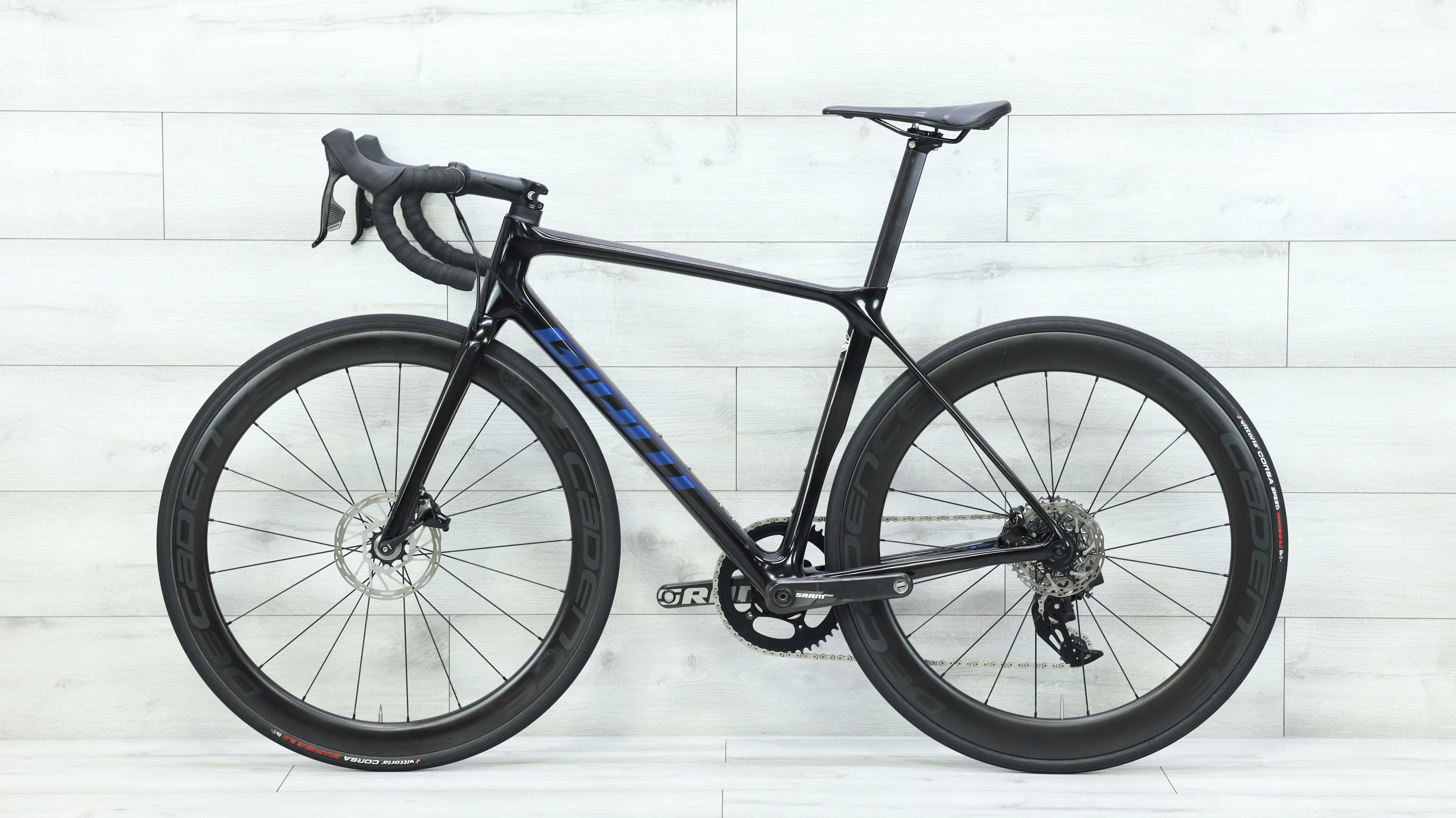 Giant TCR Advanced Pro Disc Road Bike - 2021, Medium - Image 2