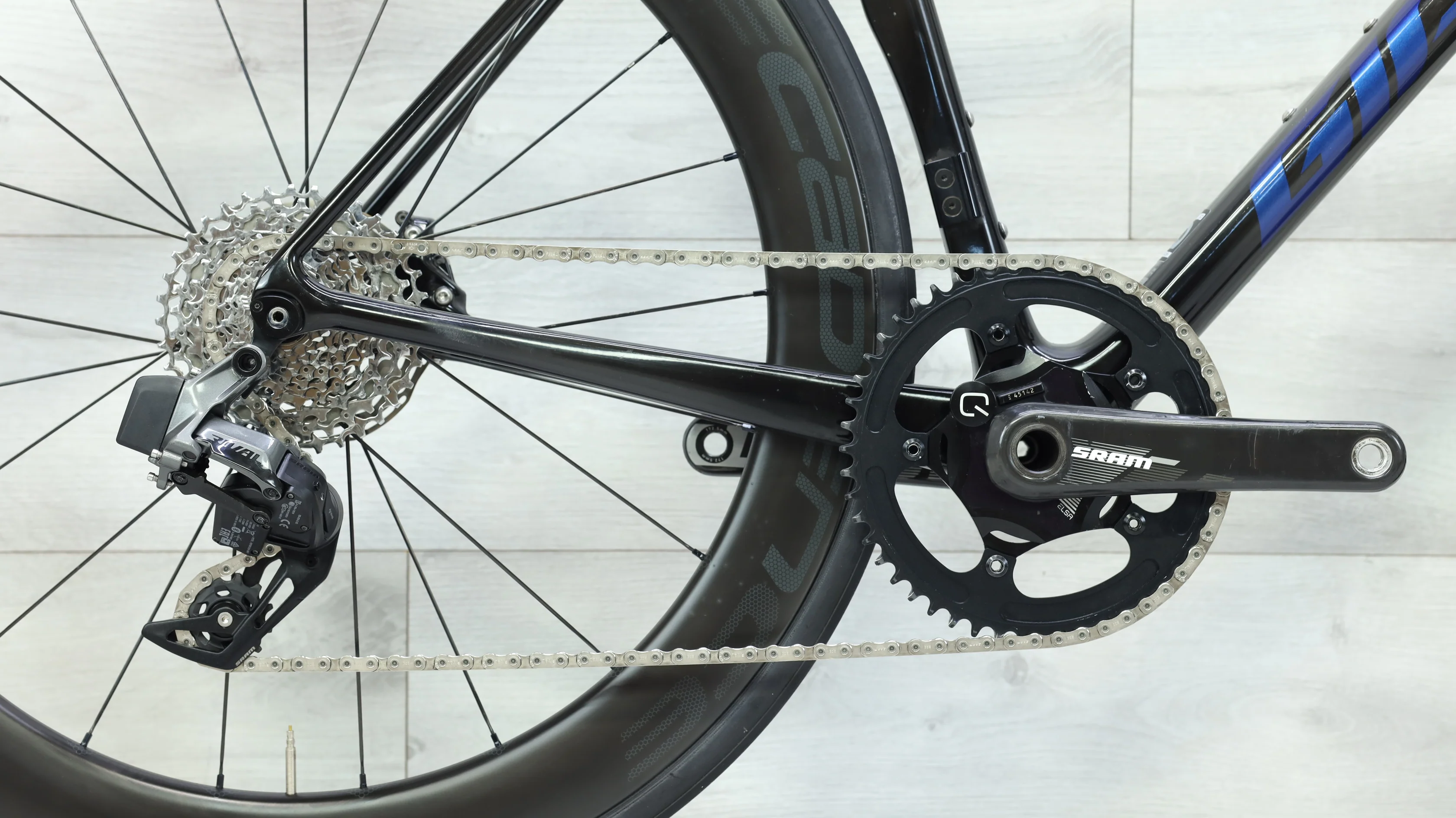 Giant TCR Advanced Pro Disc Road Bike - 2021, Medium - Image 4