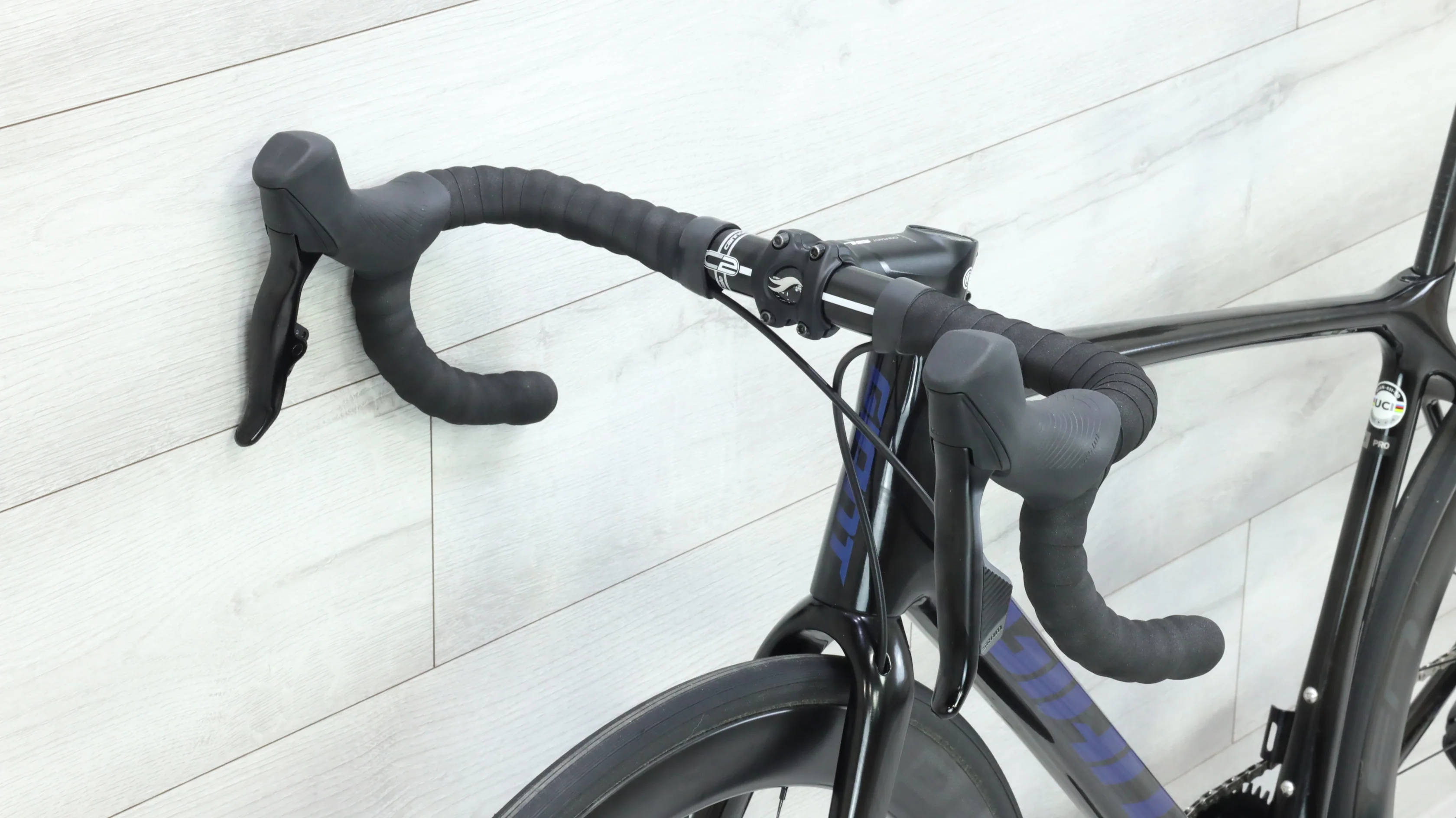 Giant TCR Advanced Pro Disc Road Bike - 2021, Medium - Image 8