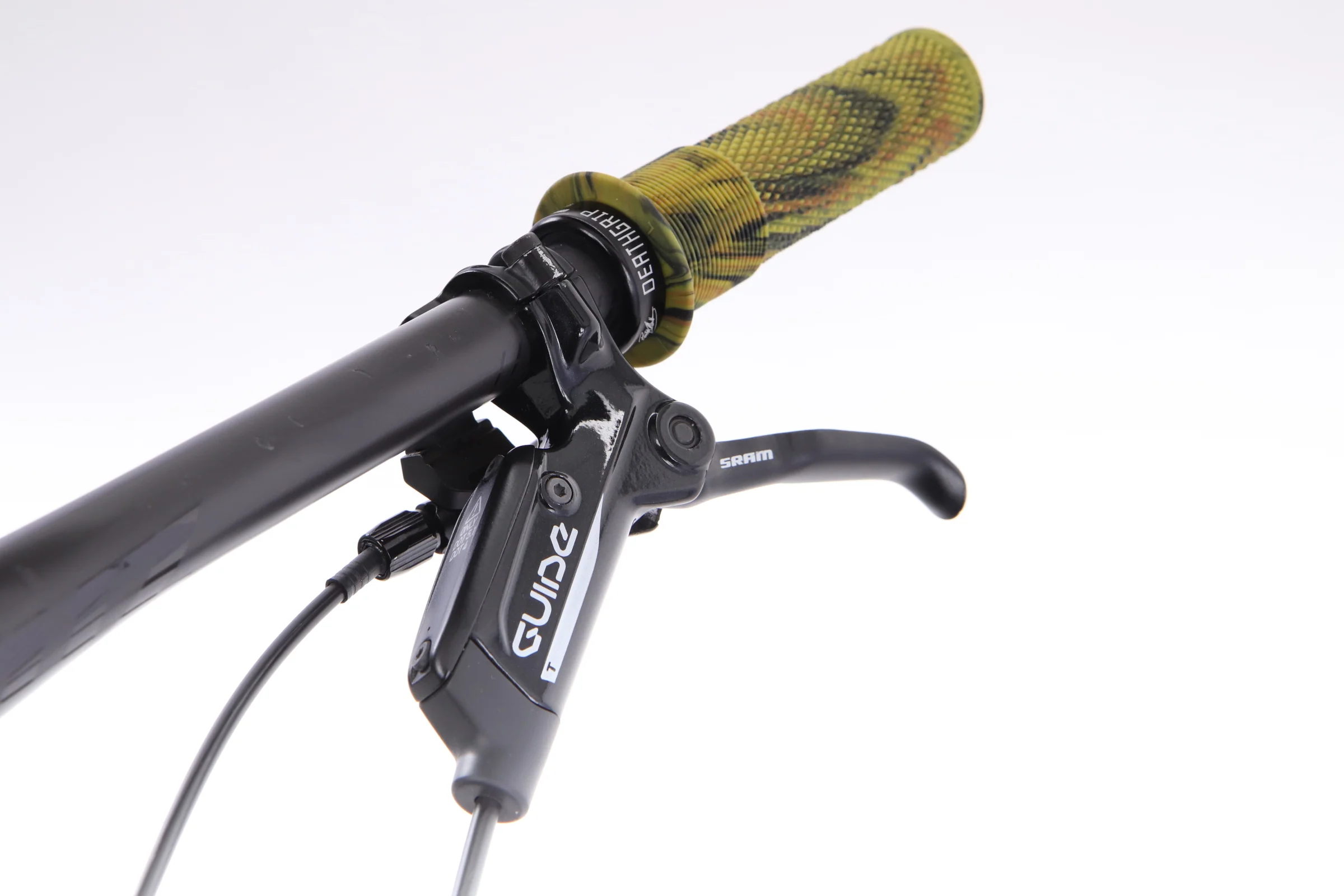 2021 Santa Cruz Chameleon AL Mountain Bike - Medium - Image 6