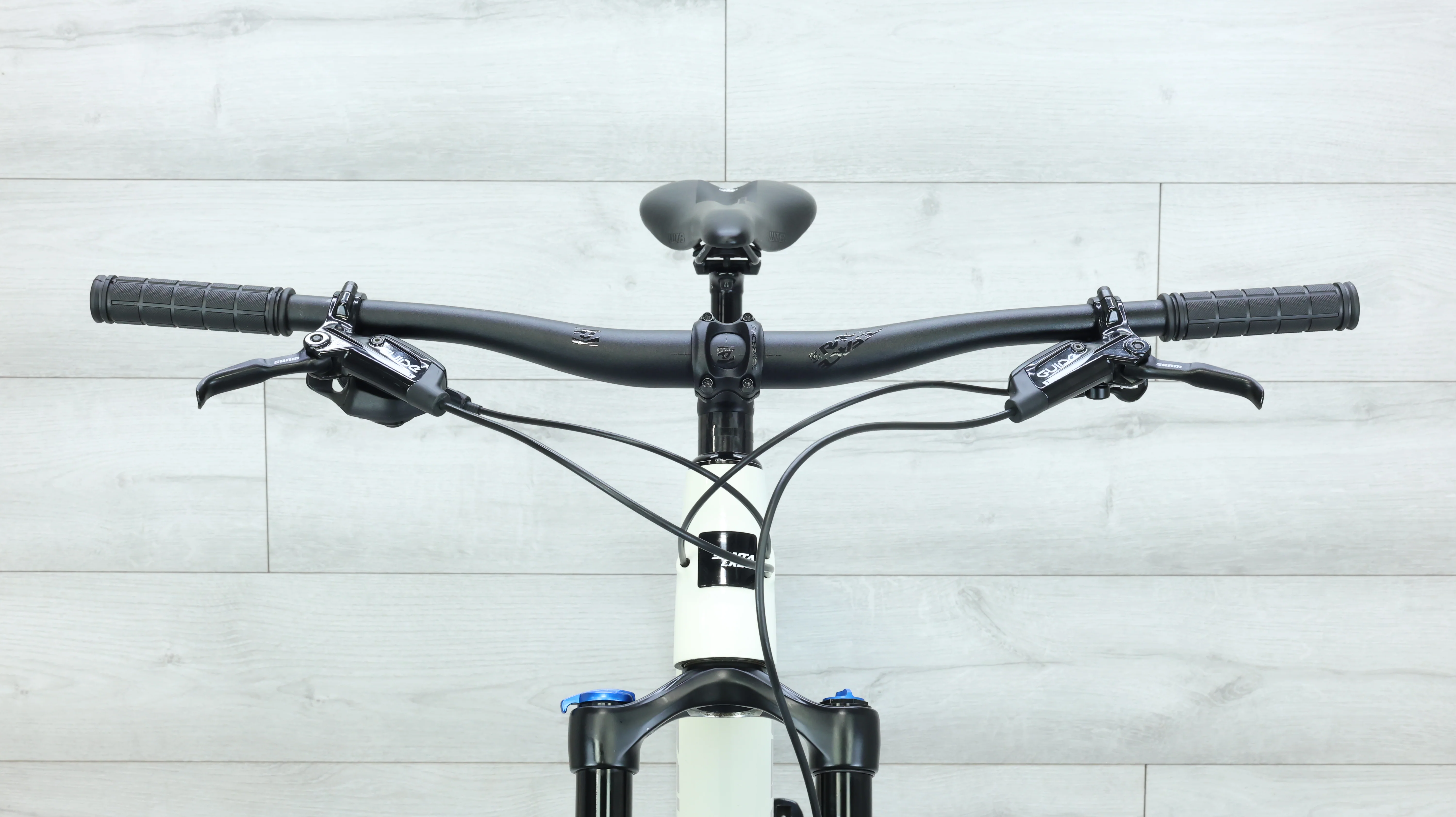 2021 Santa Cruz Tallboy Carbon R Mountain Bike - Large - Image 12