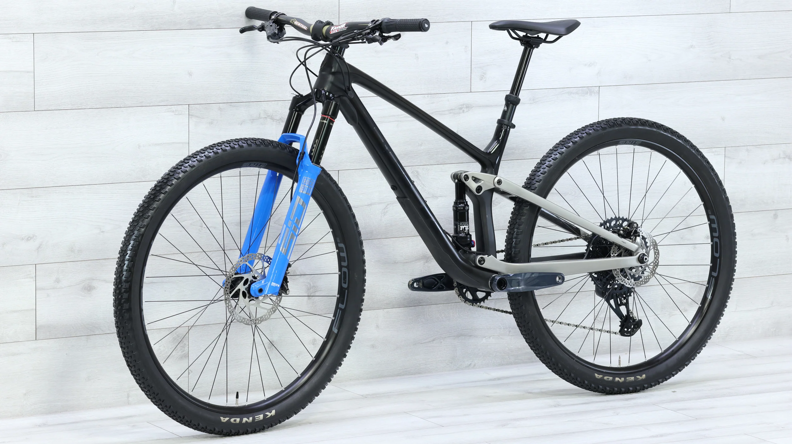 Trek Top Fuel 9 Mountain Bike - 2021, Medium - Image 4